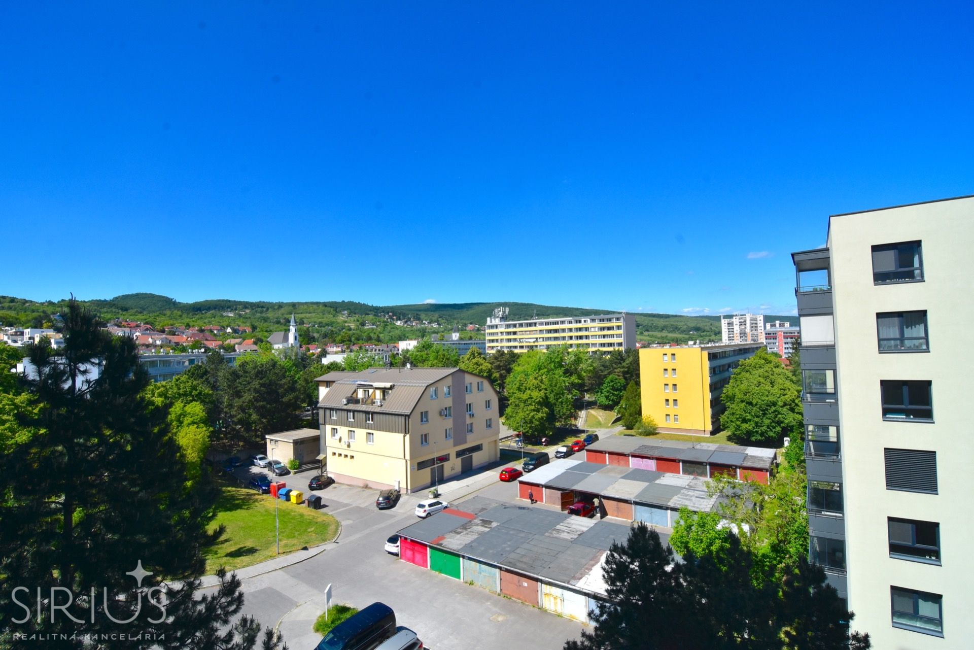 SADMELIJSKÁ, 3‑i byt, 71 m2 - pôvodný stav, pár krokov od prírody – foto 3