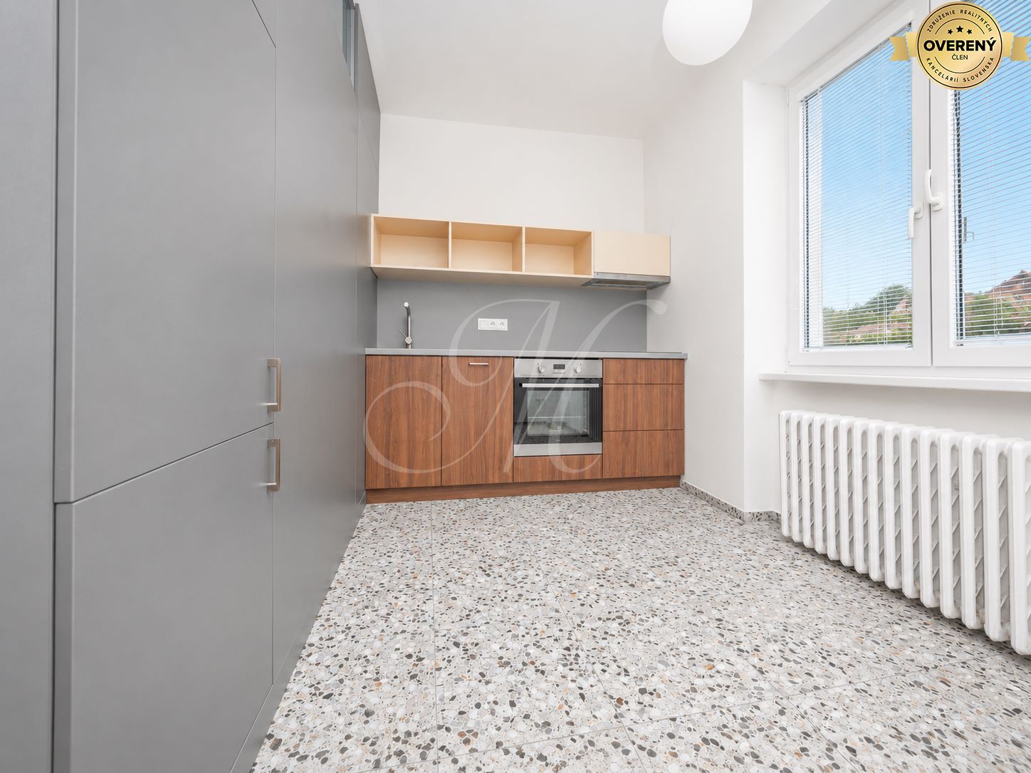 Svetlý 2i byt s balkónom, Staré Mesto – foto 6