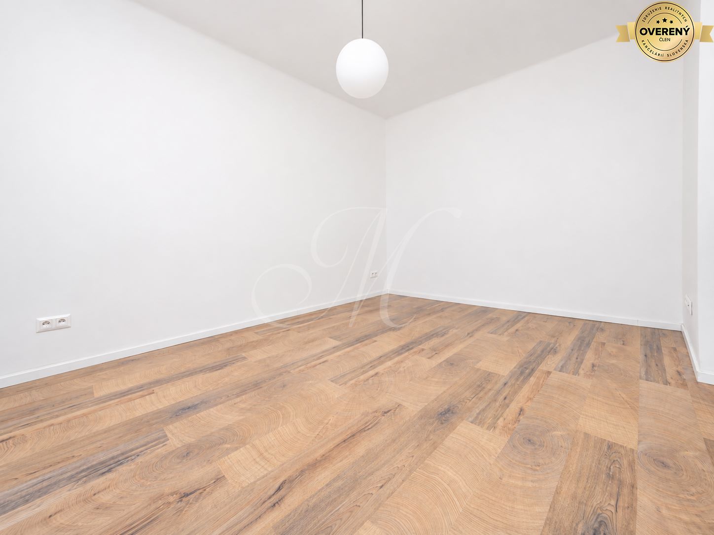 Svetlý 2i byt s balkónom, Staré Mesto – foto 4