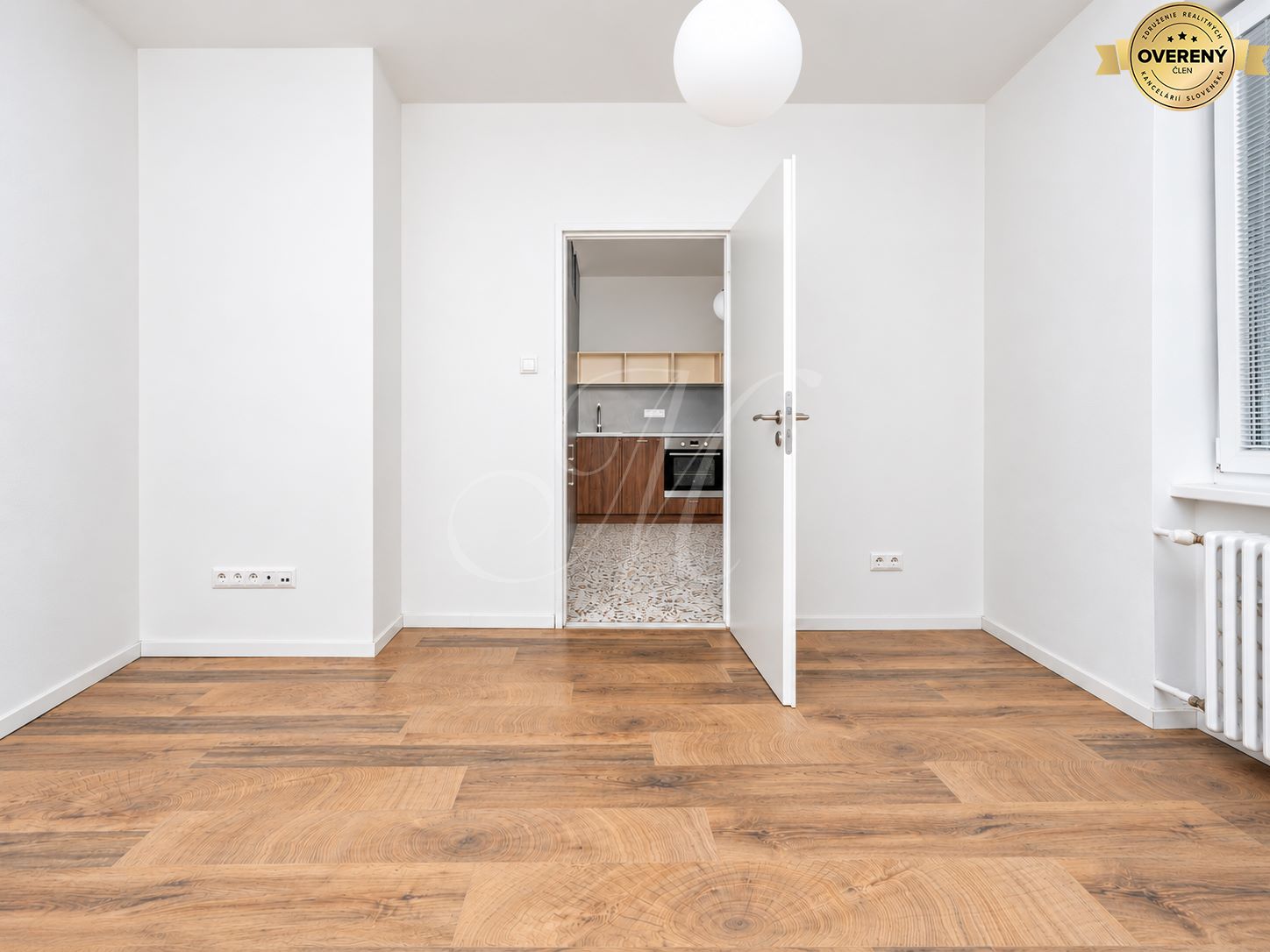 Svetlý 2i byt s balkónom, Staré Mesto – foto 5