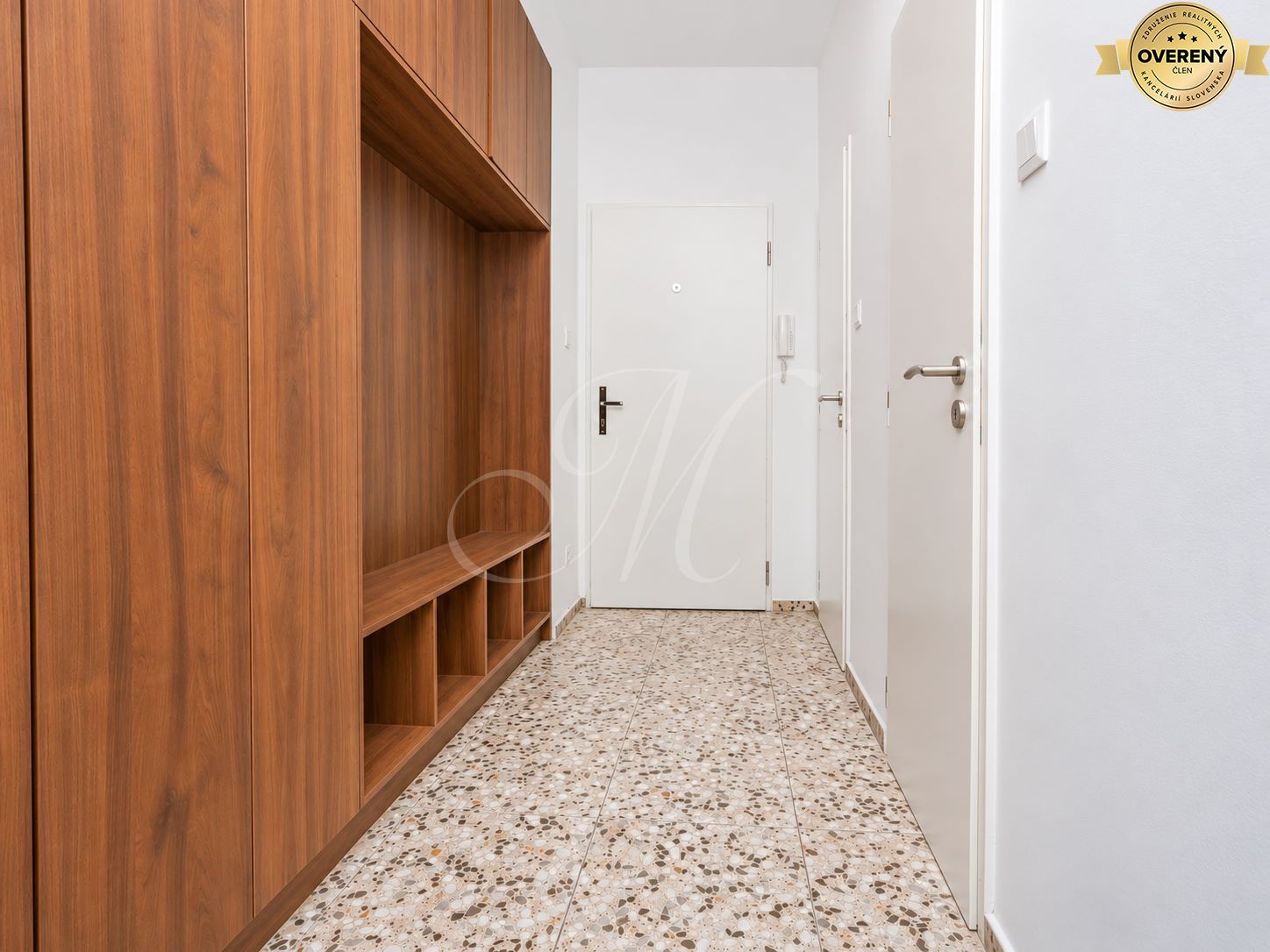 Svetlý 2i byt s balkónom, Staré Mesto – foto 7