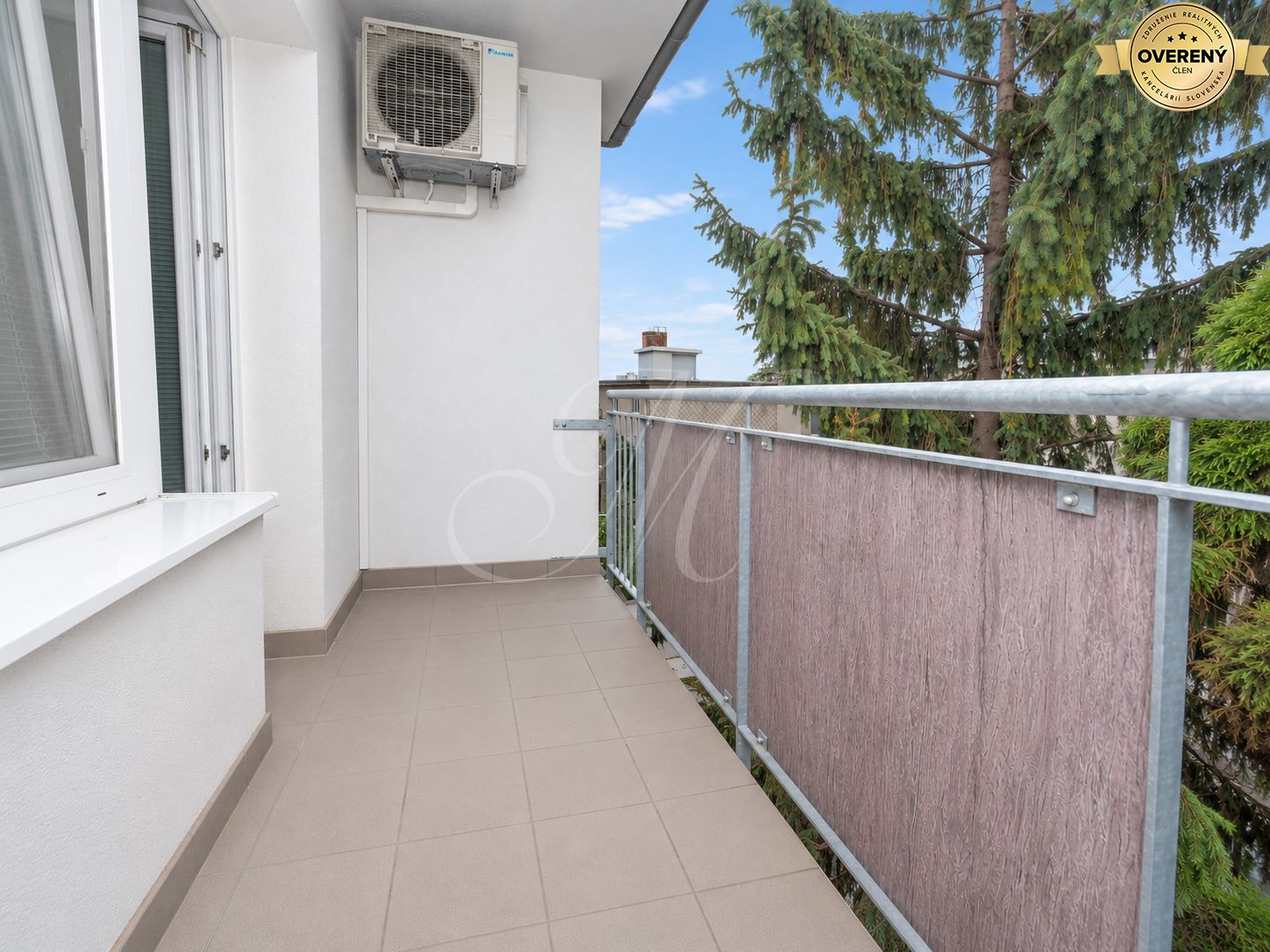 Svetlý 2i byt s balkónom, Staré Mesto – foto 9