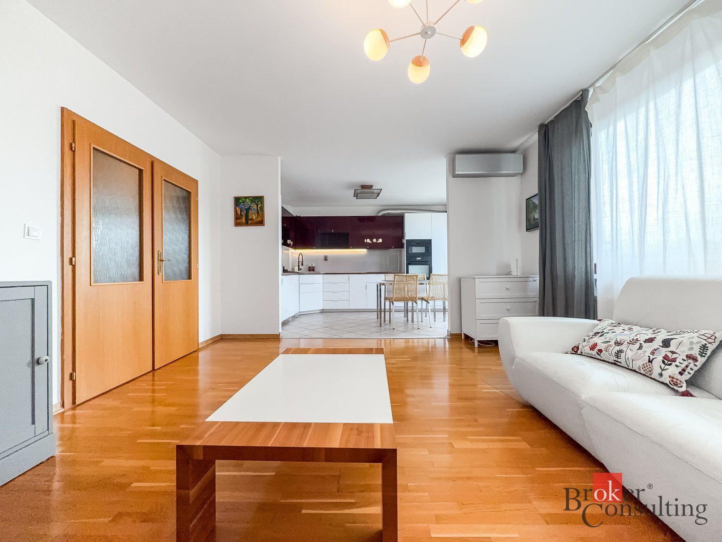 Veľkometrážny 3i mezonet s terasou a parkovaním - Nové Mesto – foto 3