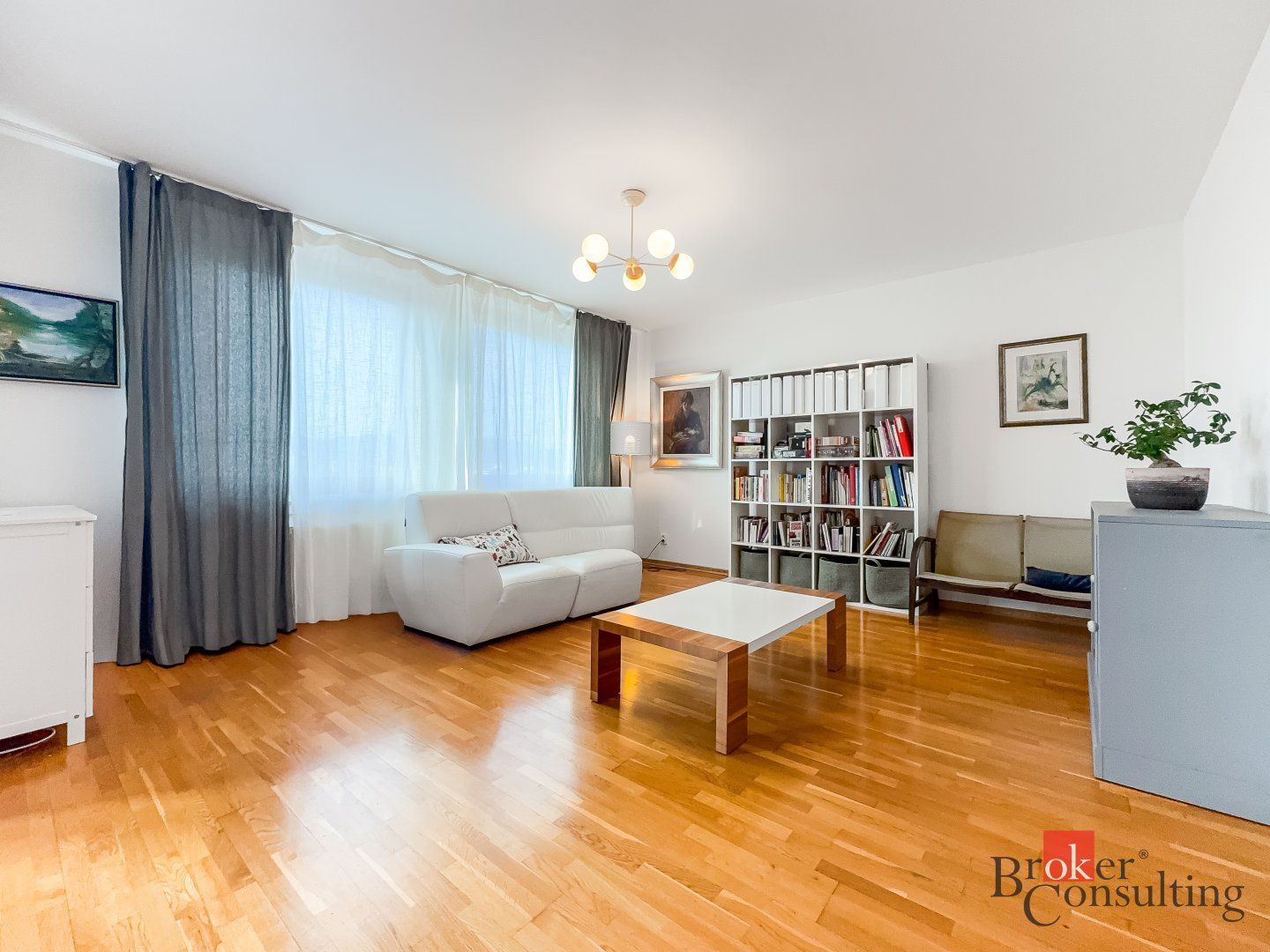 Veľkometrážny 3i mezonet s terasou a parkovaním - Nové Mesto – foto 4