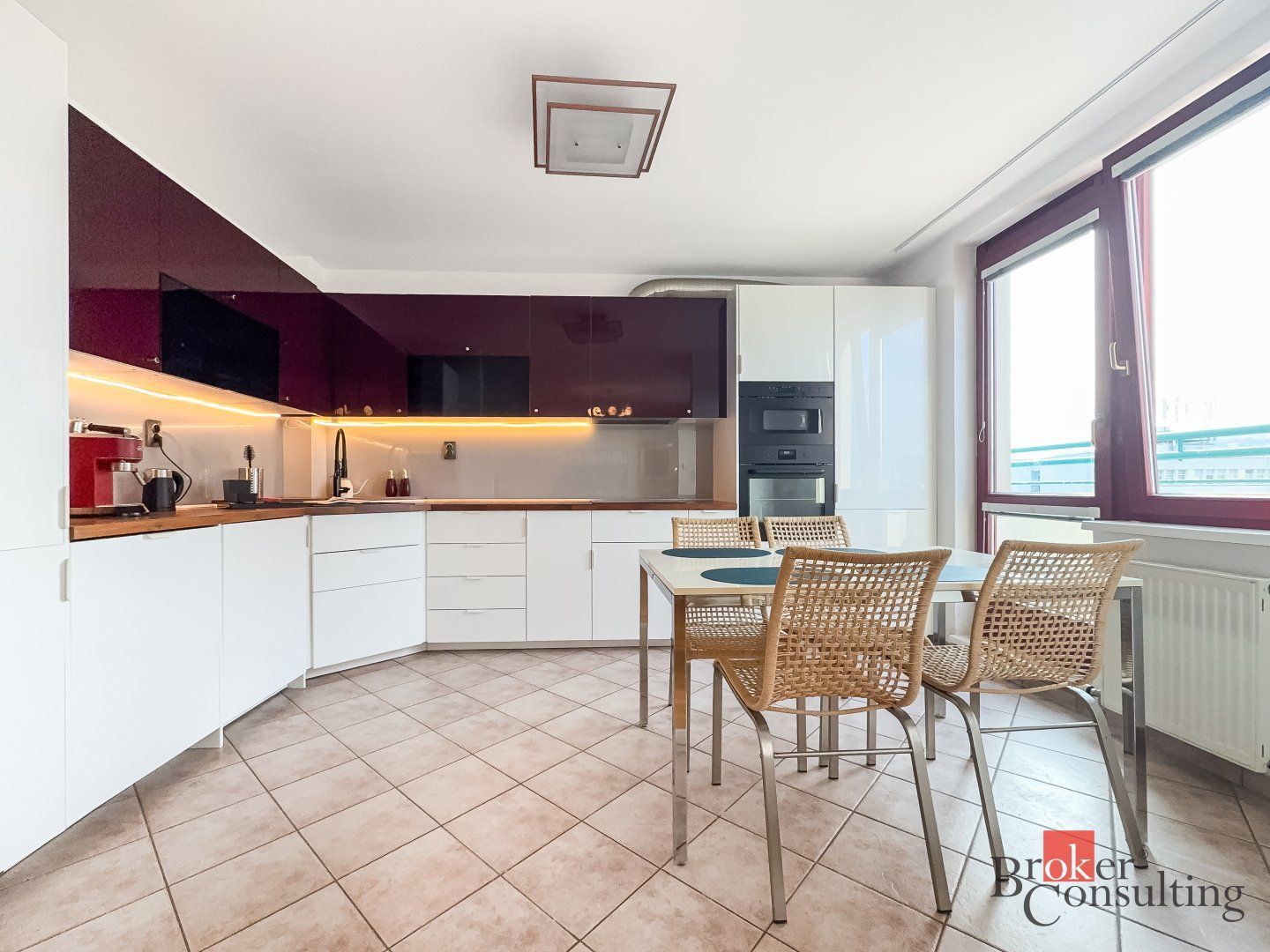 Veľkometrážny 3i mezonet s terasou a parkovaním - Nové Mesto – foto 6