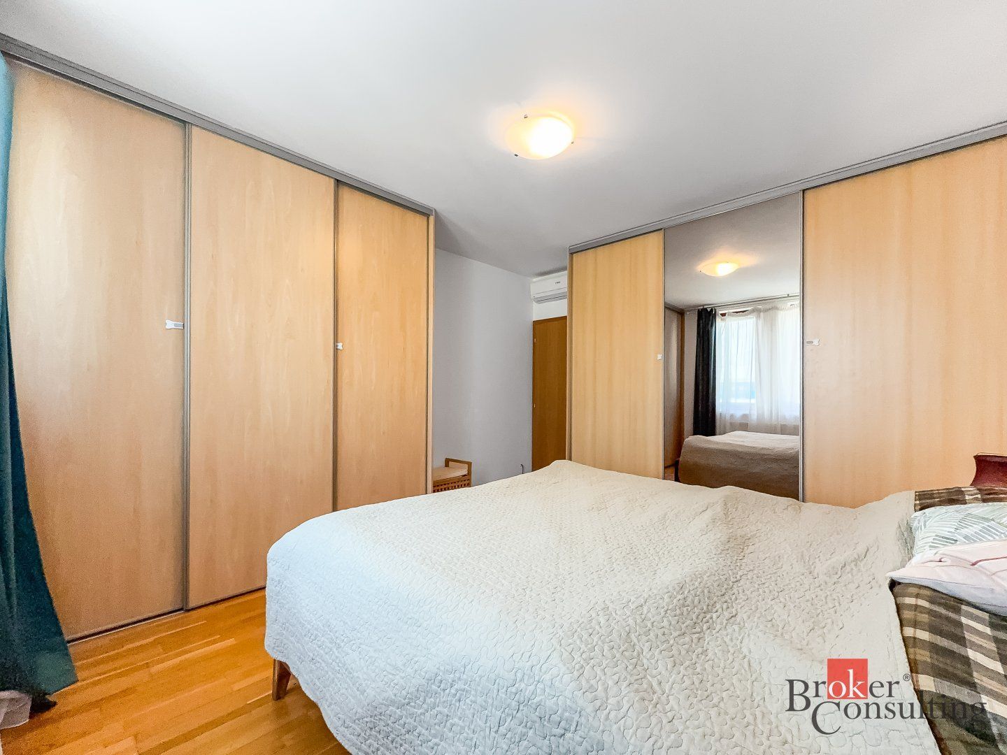 Veľkometrážny 3i mezonet s terasou a parkovaním - Nové Mesto – foto 9