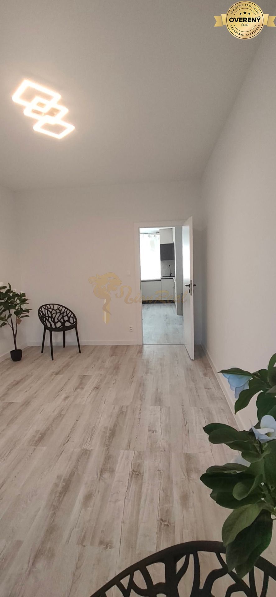 3‑izb. byt, Sečovská ul., Ružinov, 2 p./3, balkón, tehlov dom – foto 4