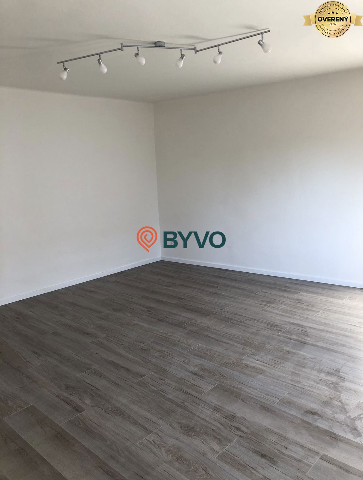 Na prenájom 2.izbový byt na Šoltésovej ul.v Ba I. – foto 2
