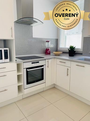 Na predaj 2‑i byt s terasou pri Bratislavskom hrade – foto 4