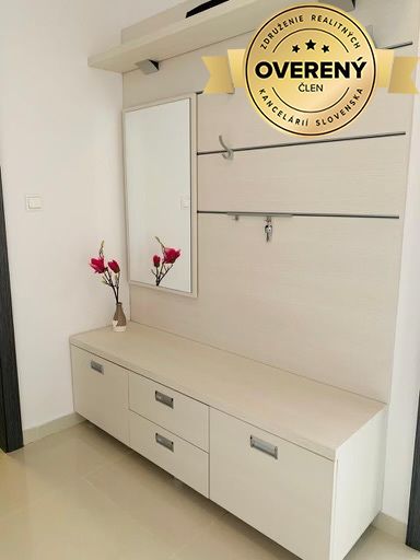 Na predaj 2‑i byt s terasou pri Bratislavskom hrade – foto 9