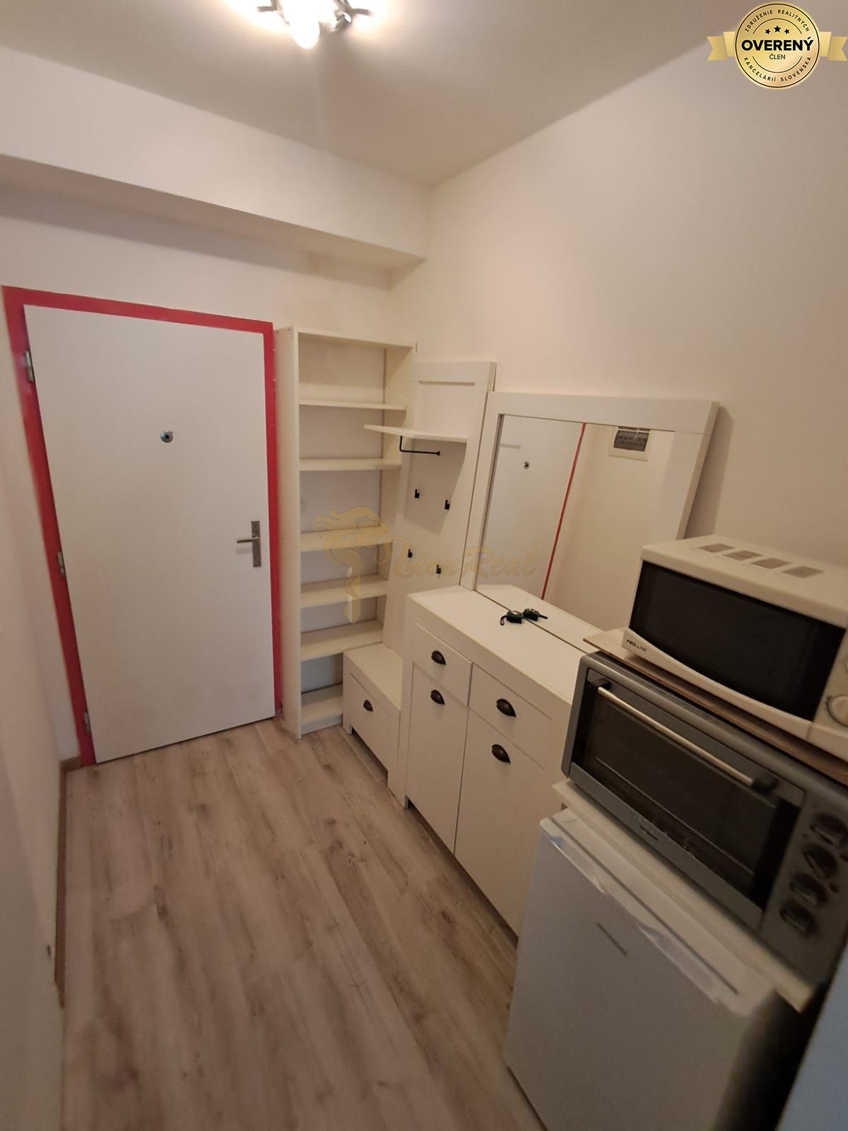 Garzónka, Betliarska ul., Petržalka, 3.p. – foto 3