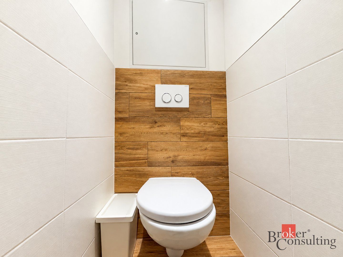 Zrekonštruovaný 3i byt so šatníkom a 2 balkónmi - Nové Mesto – foto 10