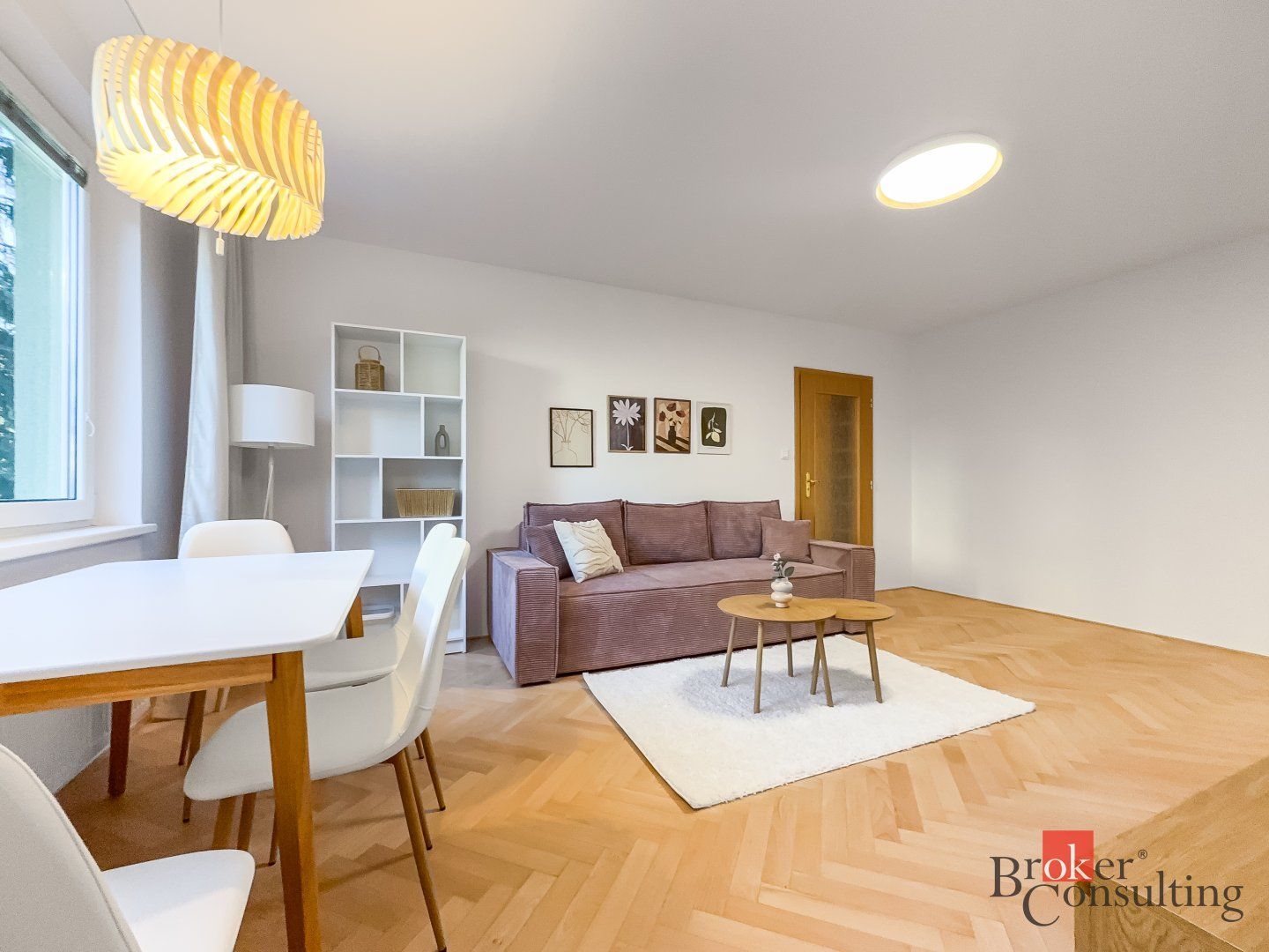 Svetlý zrekonštruovaný 2i byt s balkónom a lodžiou - Ružinov – foto 7