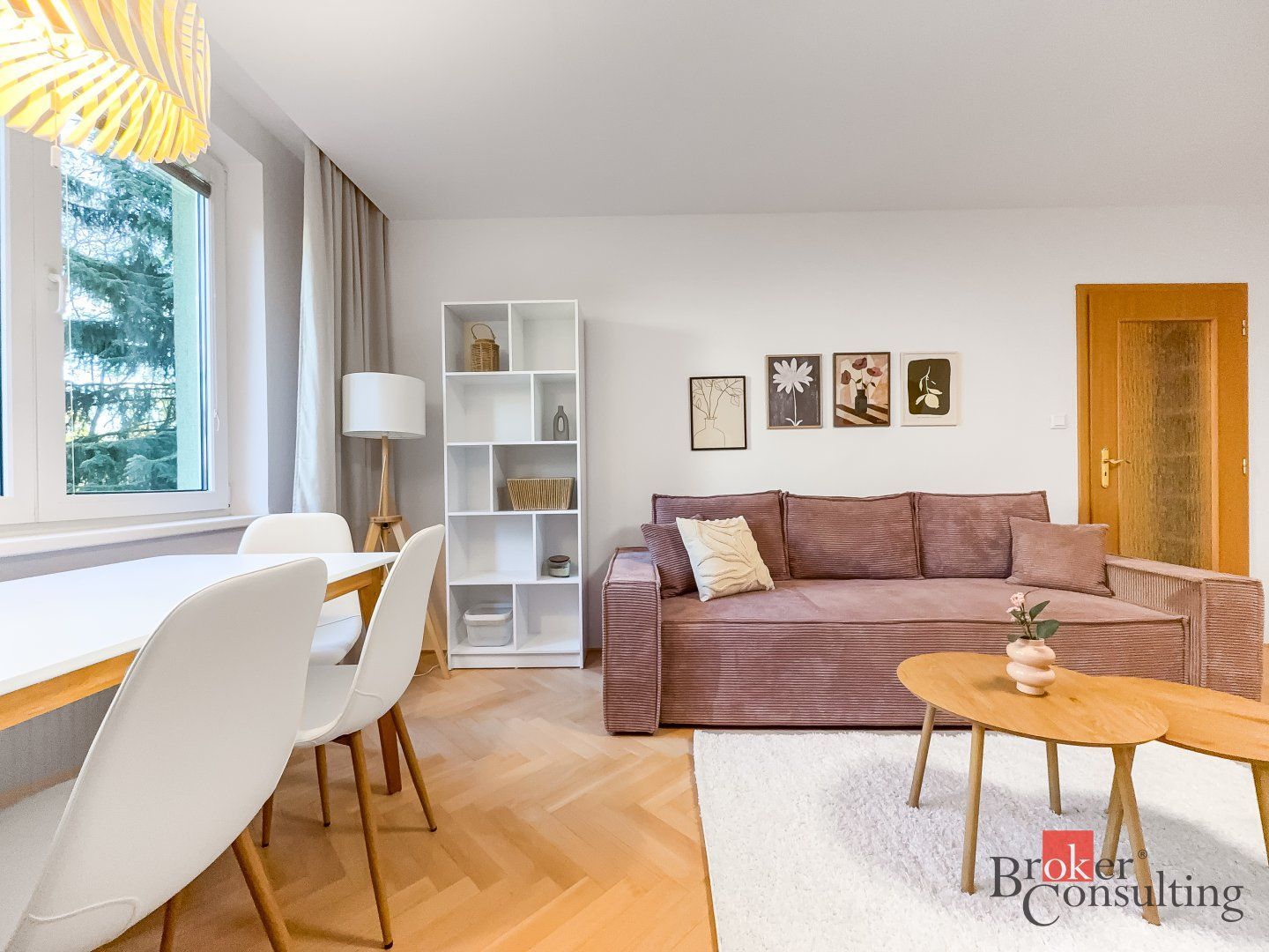 Svetlý zrekonštruovaný 2i byt s balkónom a lodžiou - Ružinov – foto 6