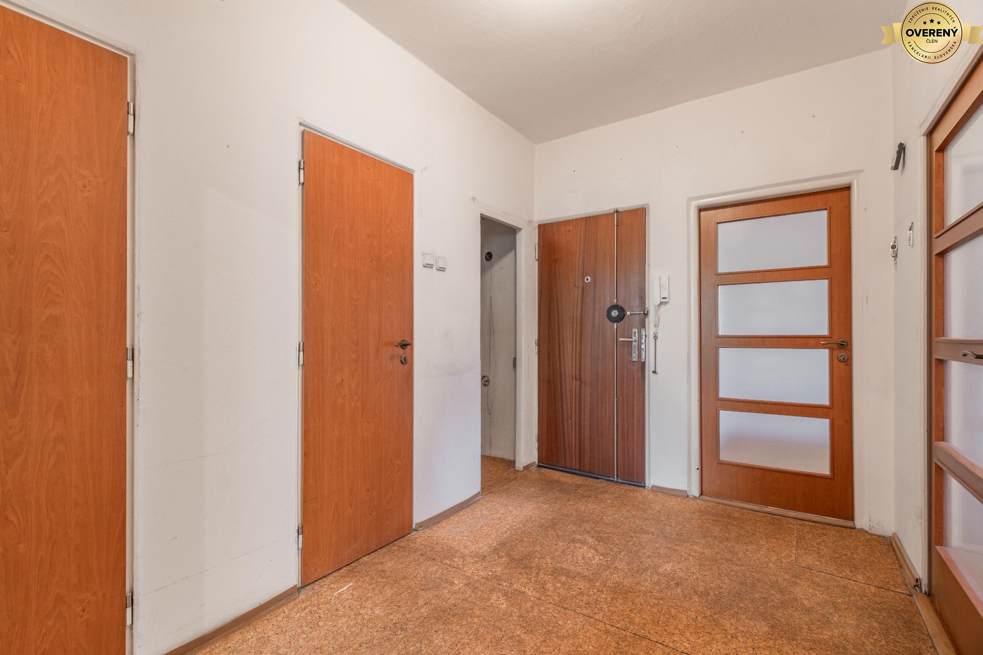 3‑izbbyt s veľkou loggiou vo vyhľadávanej lokalite Bratisl – foto 9