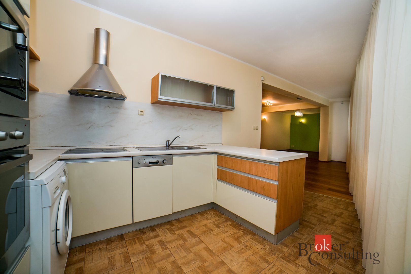 Priestranný 3‑izbový byt s terasou pri Bratislavskom hrade – foto 3