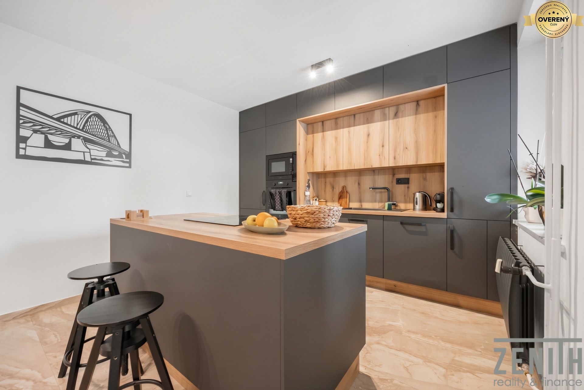 Nadštandardný 3‑izbový byt s dvoma balkónmi a garážovým parkovaním – foto 2