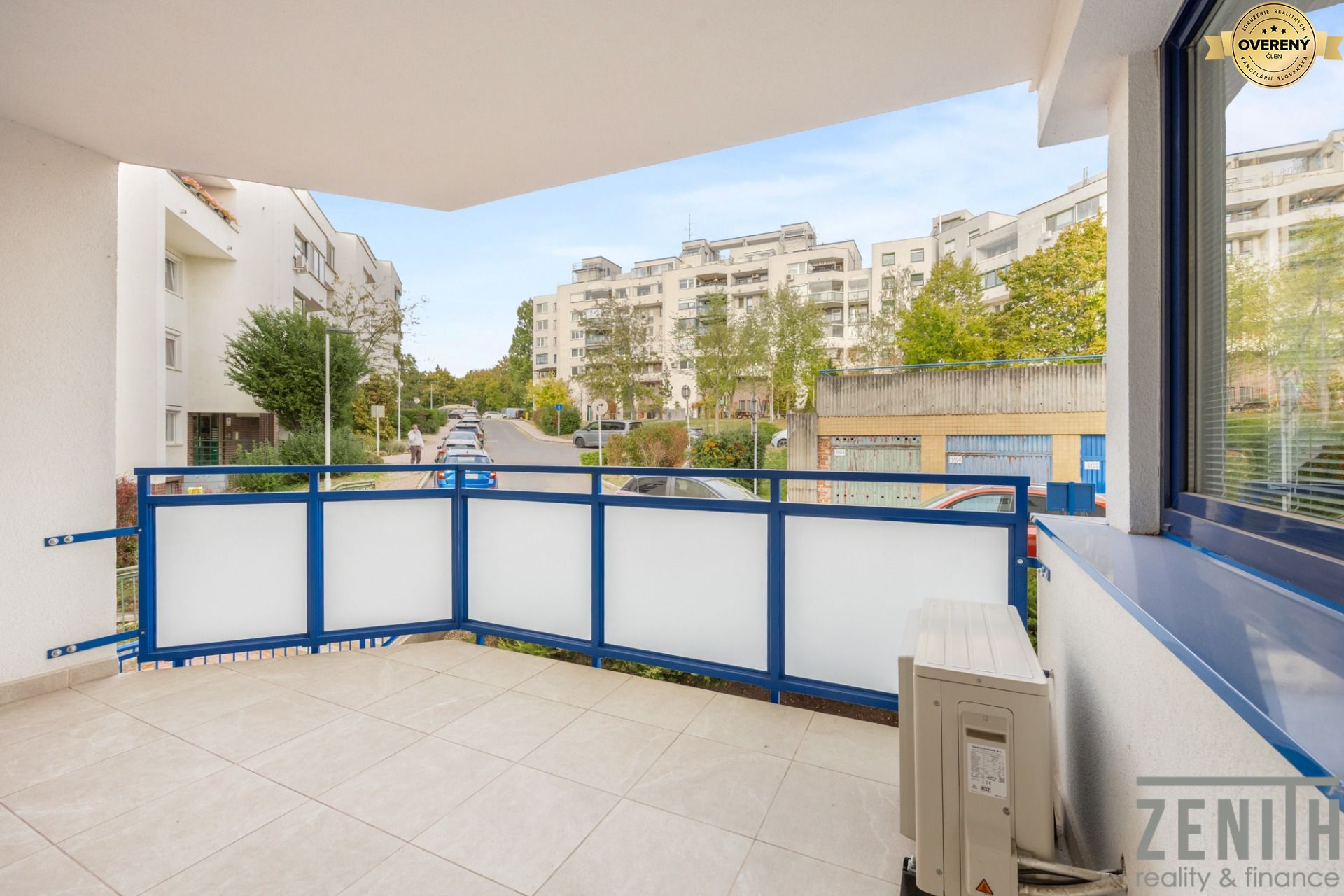 Nadštandardný 3‑izbový byt s dvoma balkónmi a garážovým parkovaním – foto 10