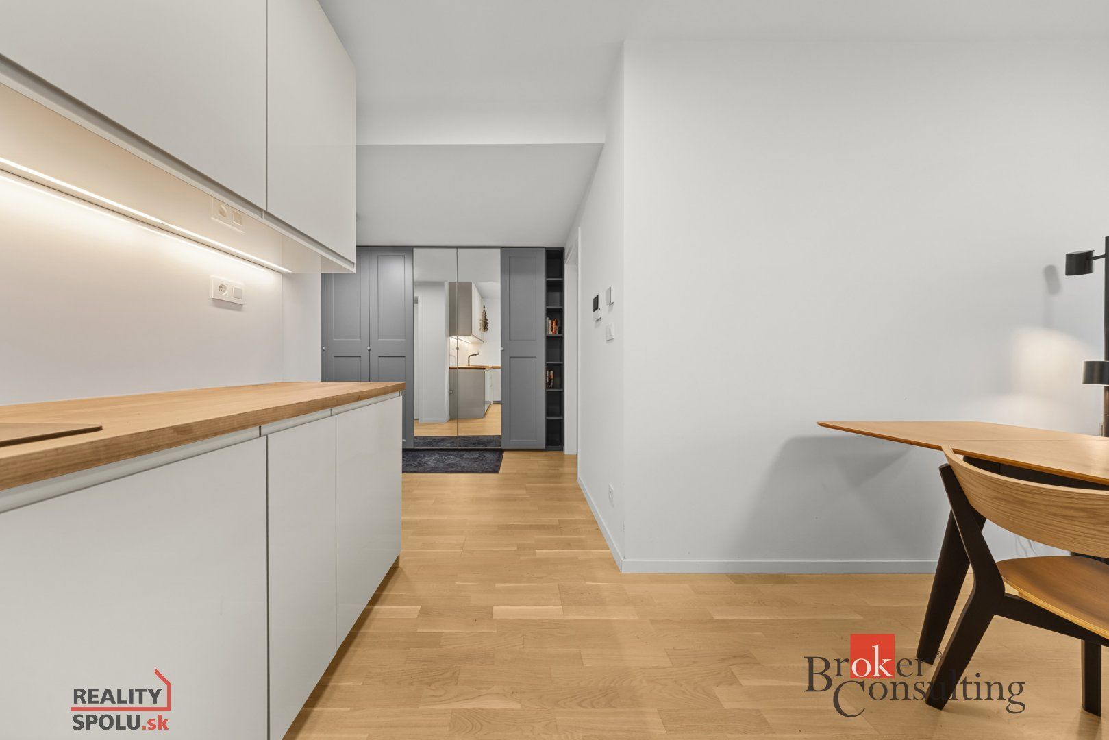 Štýlový 2‑izbový byt s lodžiou, Karpaty a MHD na dosah a vše – foto 4