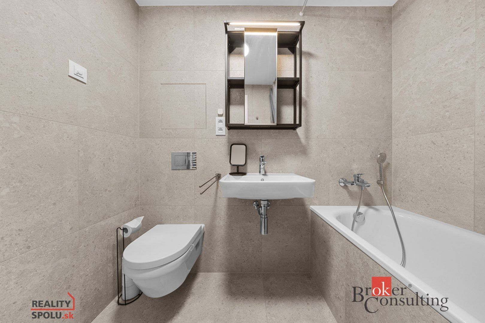 Štýlový 2‑izbový byt s lodžiou, Karpaty a MHD na dosah a vše – foto 10