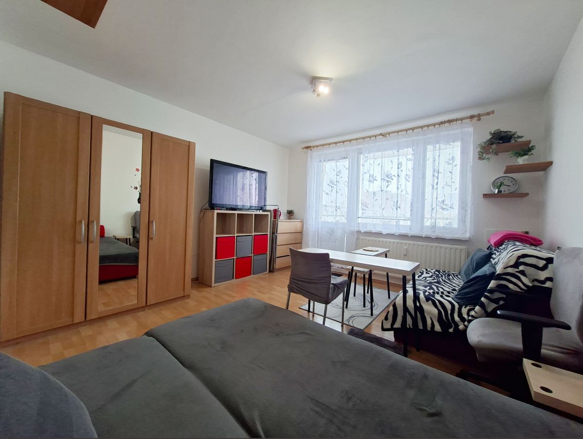 Zariadený 1 izbový byt na ulici Rovniankova v Bratislave – foto 5