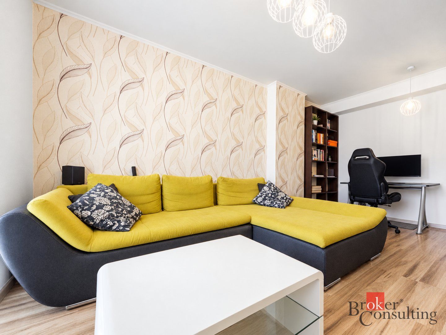 Zariadený 2i byt s klimatizáciou a 2x balkónom - Nové Mesto – foto 2