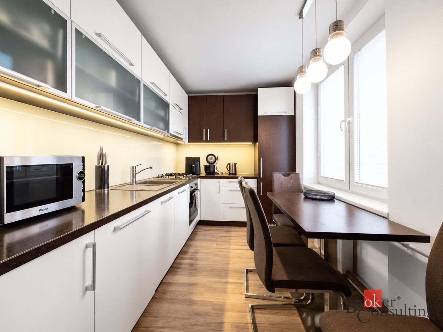 Zariadený 2i byt s klimatizáciou a 2x balkónom - Nové Mesto – foto 5