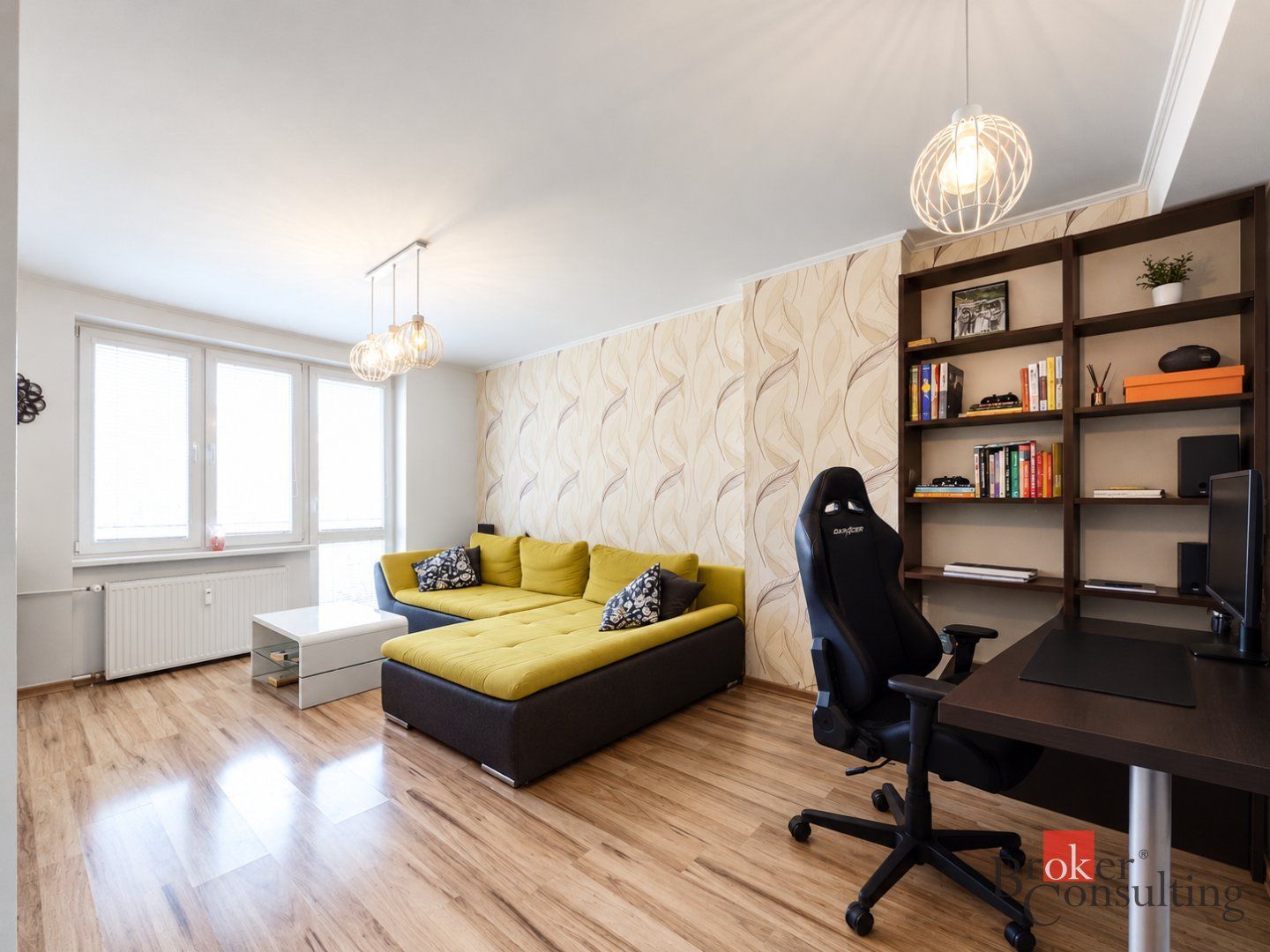 Zariadený 2i byt s klimatizáciou a 2x balkónom - Nové Mesto – foto 3