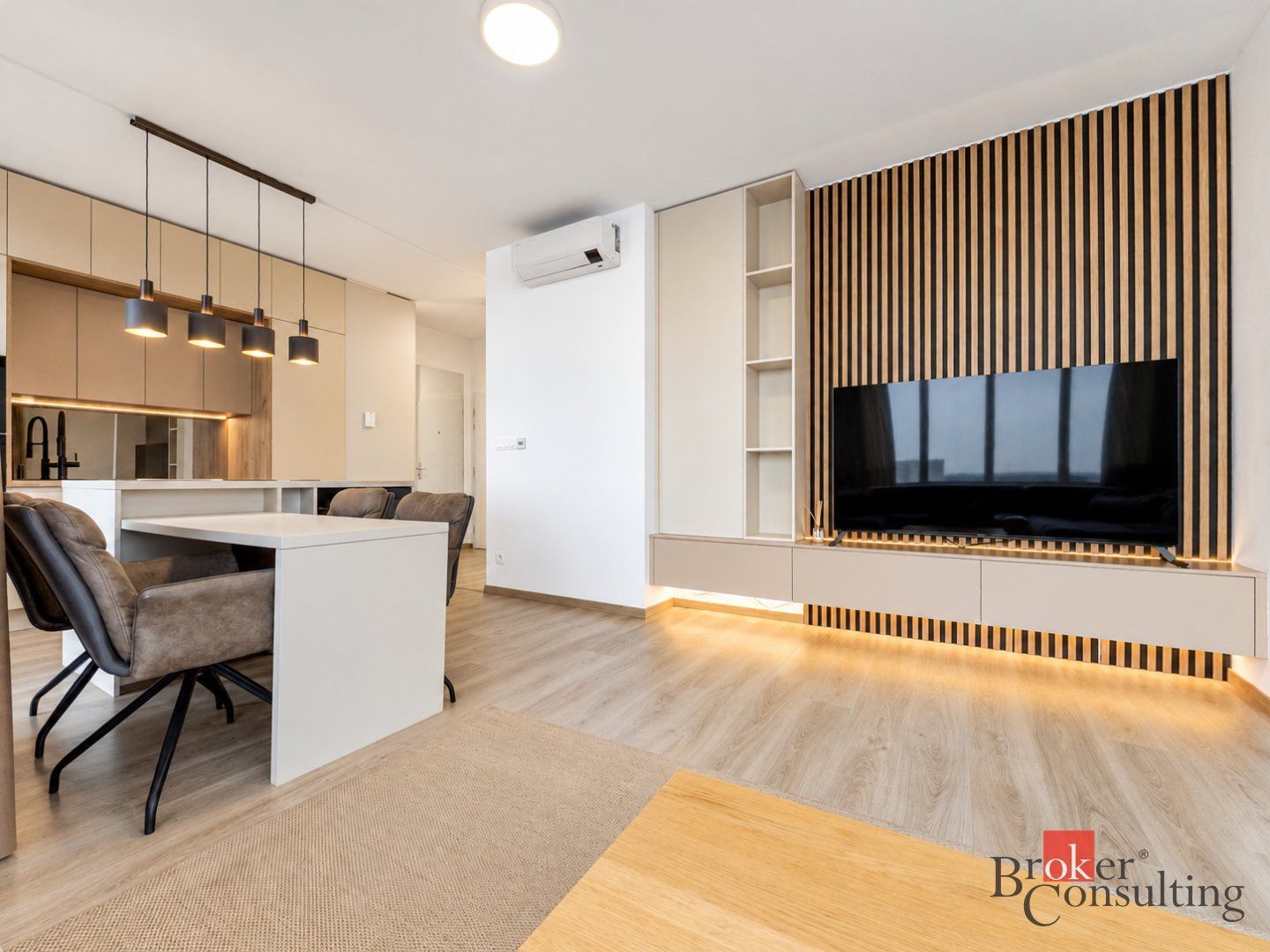 2i byt s loggiou a garážou - Discovery Residence – foto 10