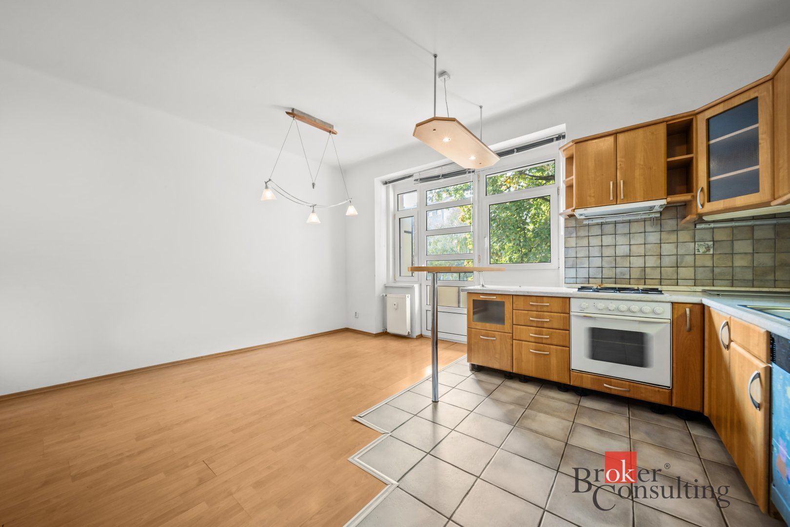 Priestranný 3 izbový byt s balkónom a zeleným dvorom – Bratislava, Nov – foto 7