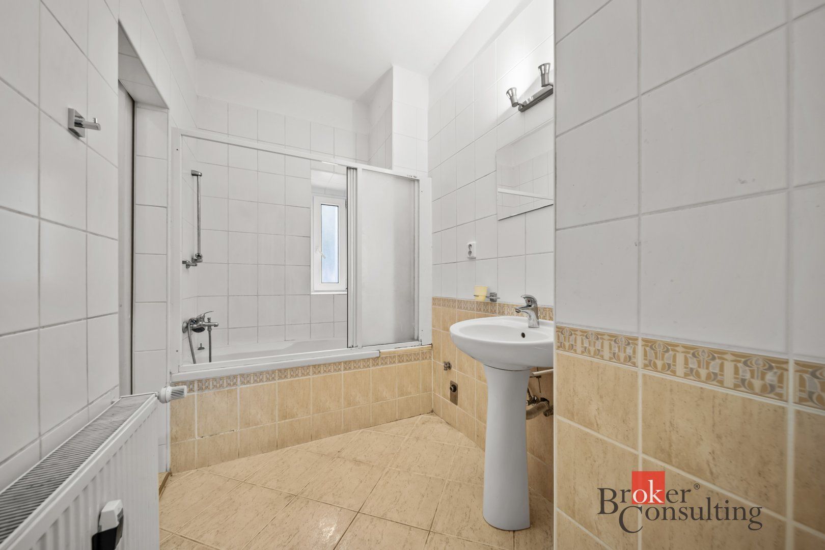 Priestranný 3 izbový byt s balkónom a zeleným dvorom – Bratislava, Nov – foto 4