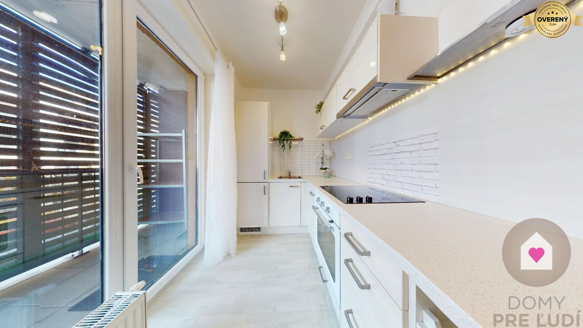 Svetlý 2‑izbový byt s 25 m² terasou na predaj – foto 9
