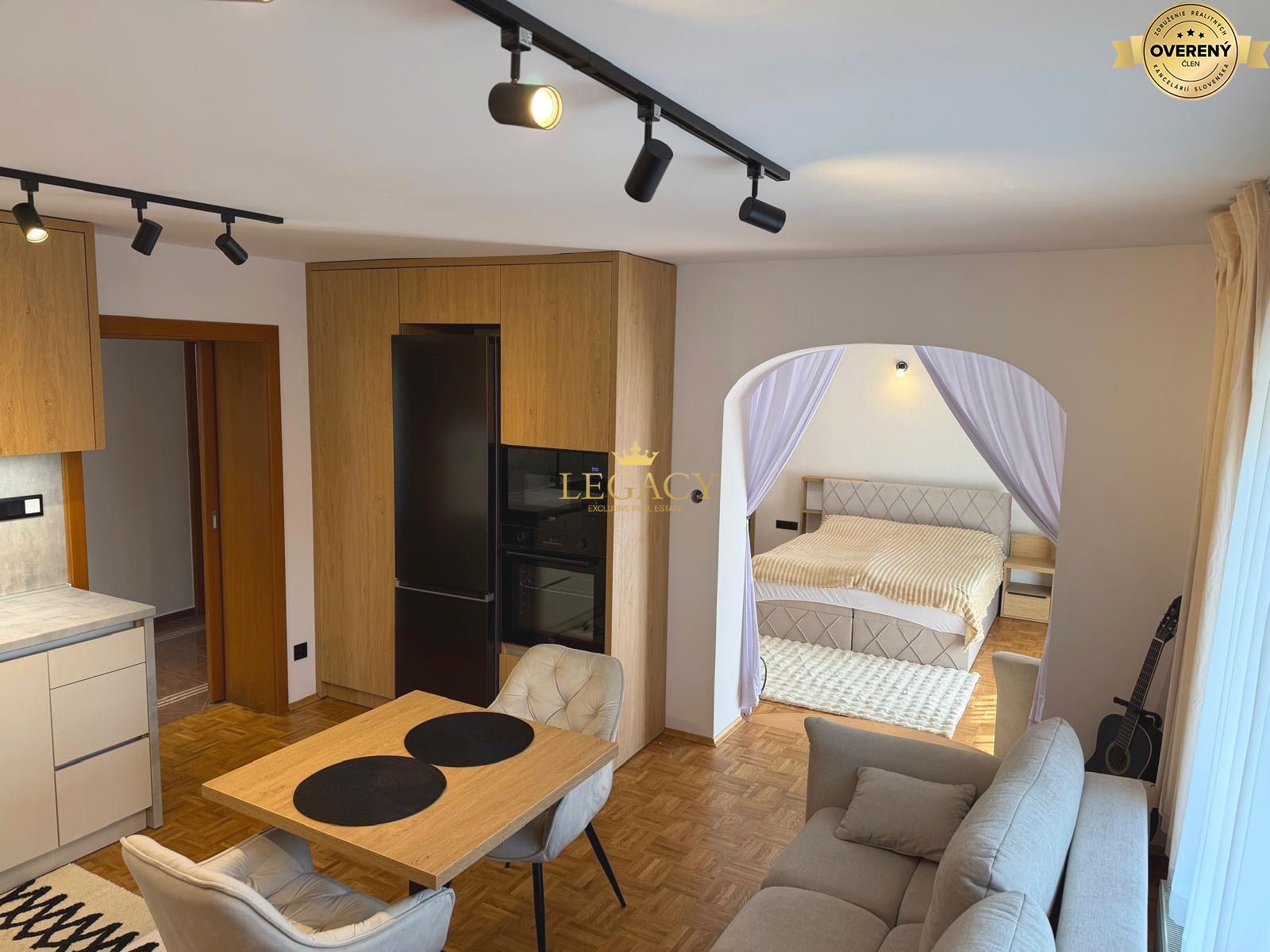 NADŠTANDARDNÝ 2‑izbový byt so šatníkom,saunou a krbom ,LÍŠČIE ÚDOLIE – foto 5