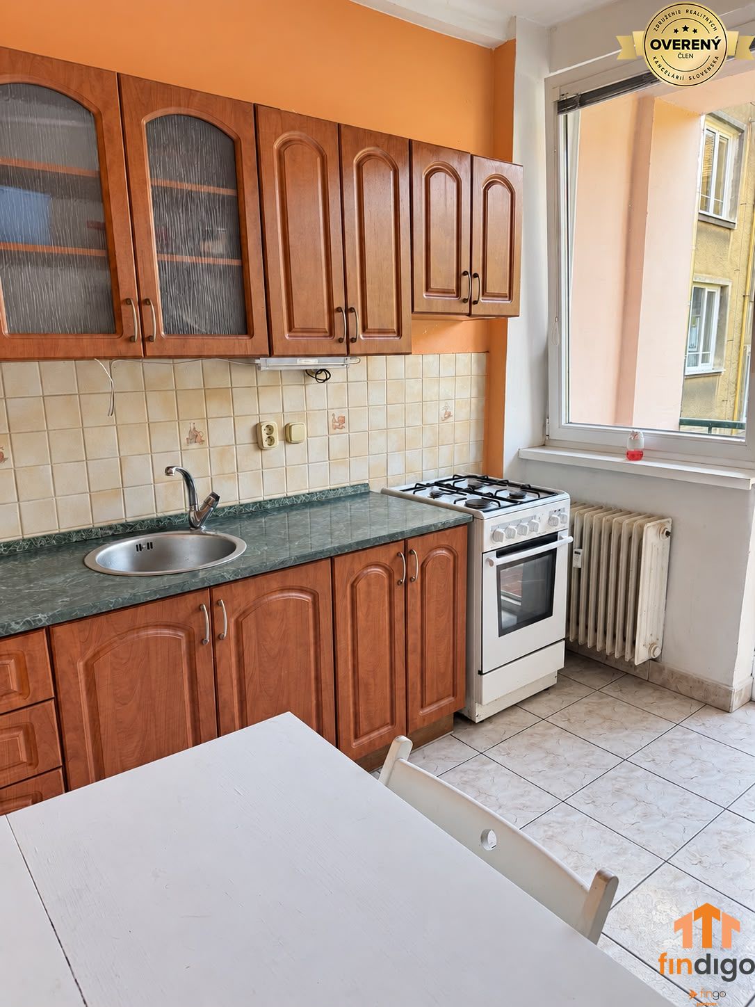 1‑izbový byt s balkónom do zelene, Bukureštská – Staré Mesto