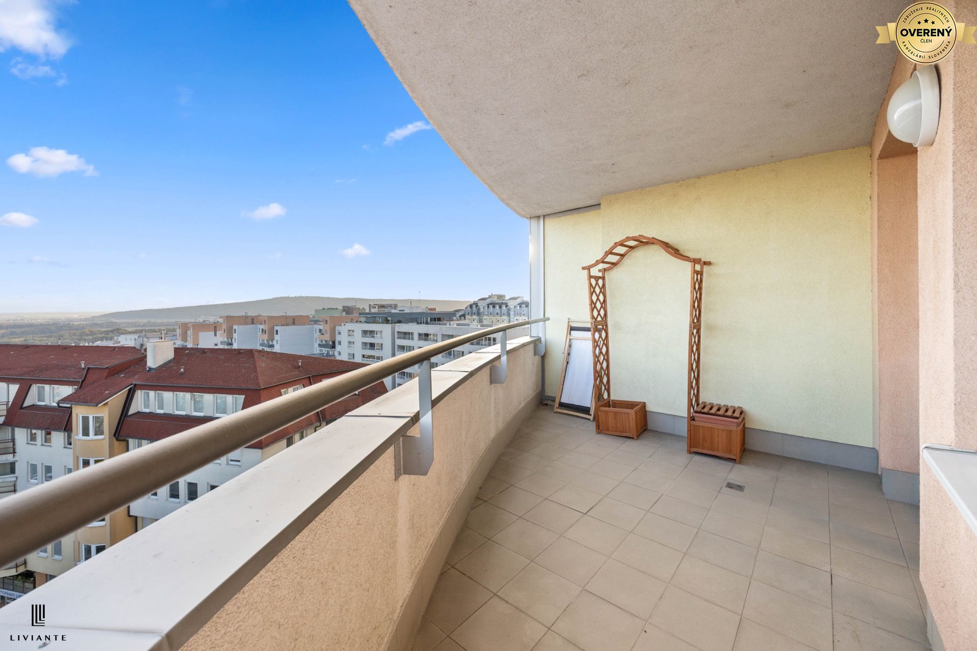 Svetlý byt so šatníkom a parkovaním, Kresánkova 1, BA IV – foto 5