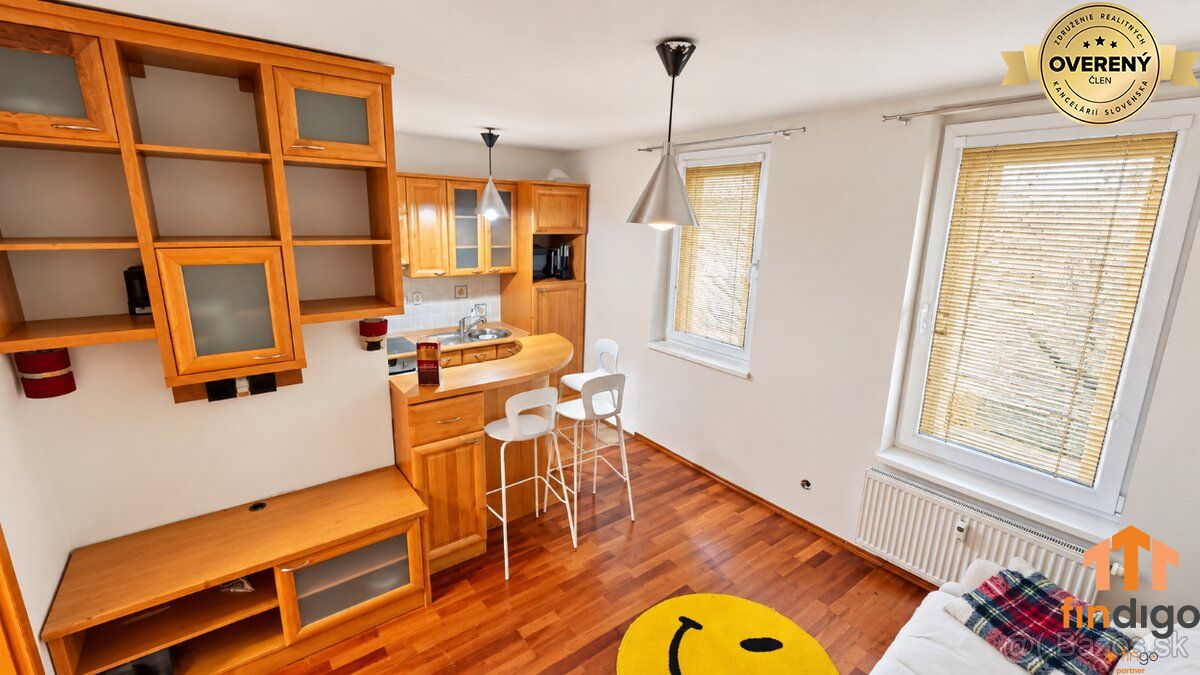 2‑izbový útulný byt pod Bratislavským hradom – Zámocká, BA