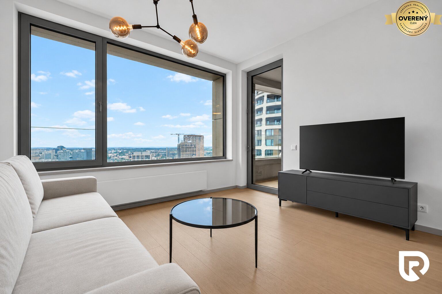 3. veža v projekte Sky Park | 2‑izbový byt na 25. poschodí – foto 4