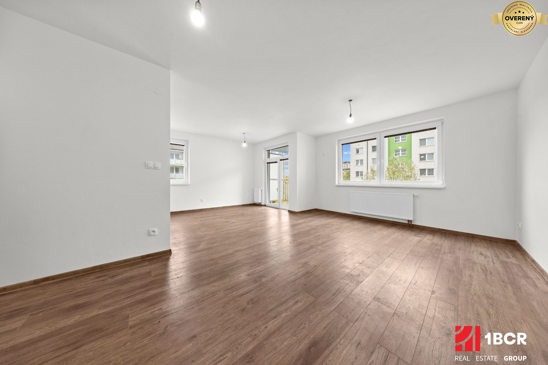 Priestranný a slnečný 2‑izb.byt s balkónom, agátová - Dúbravka – foto 3