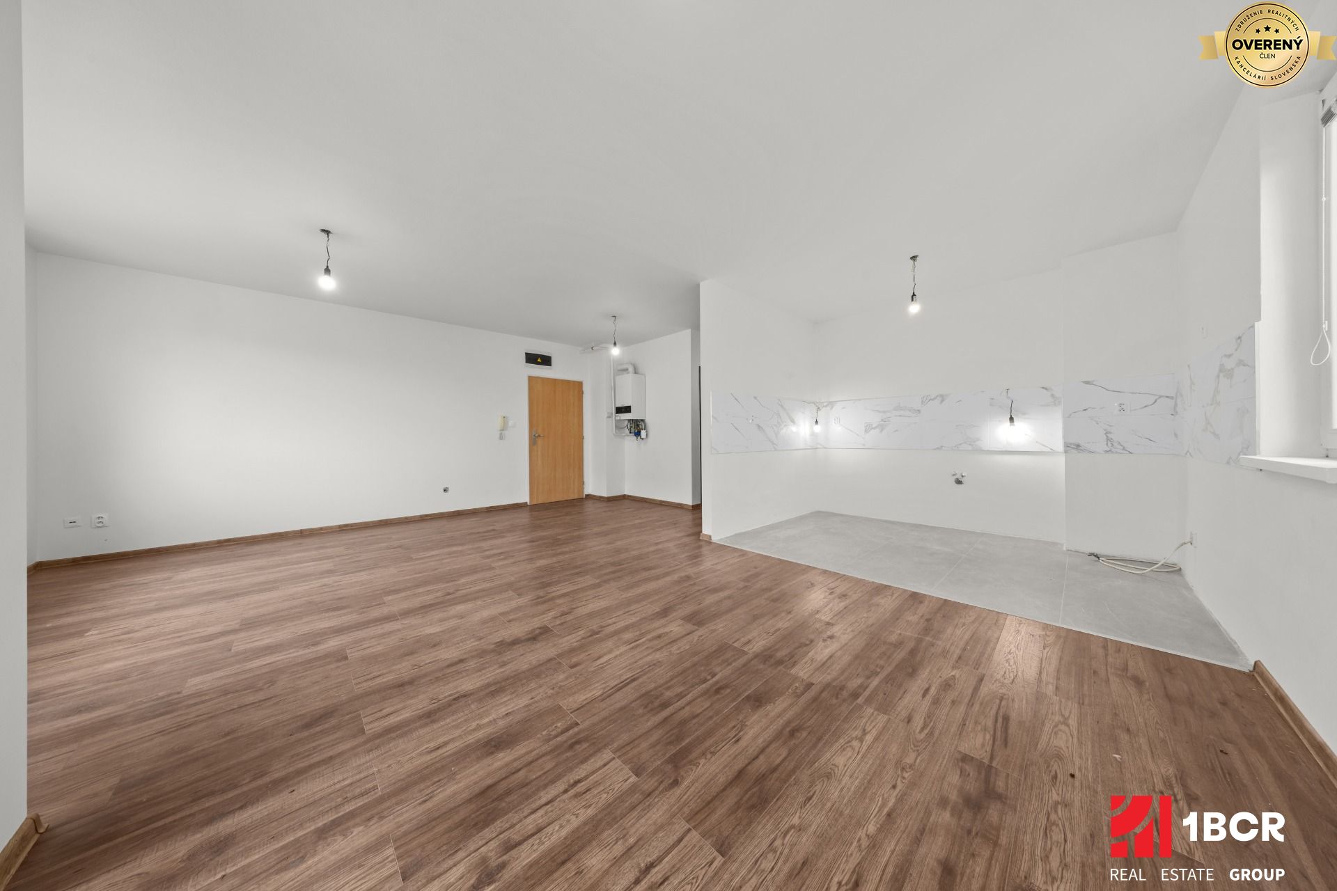 Priestranný a slnečný 2‑izb.byt s balkónom, agátová - Dúbravka – foto 5