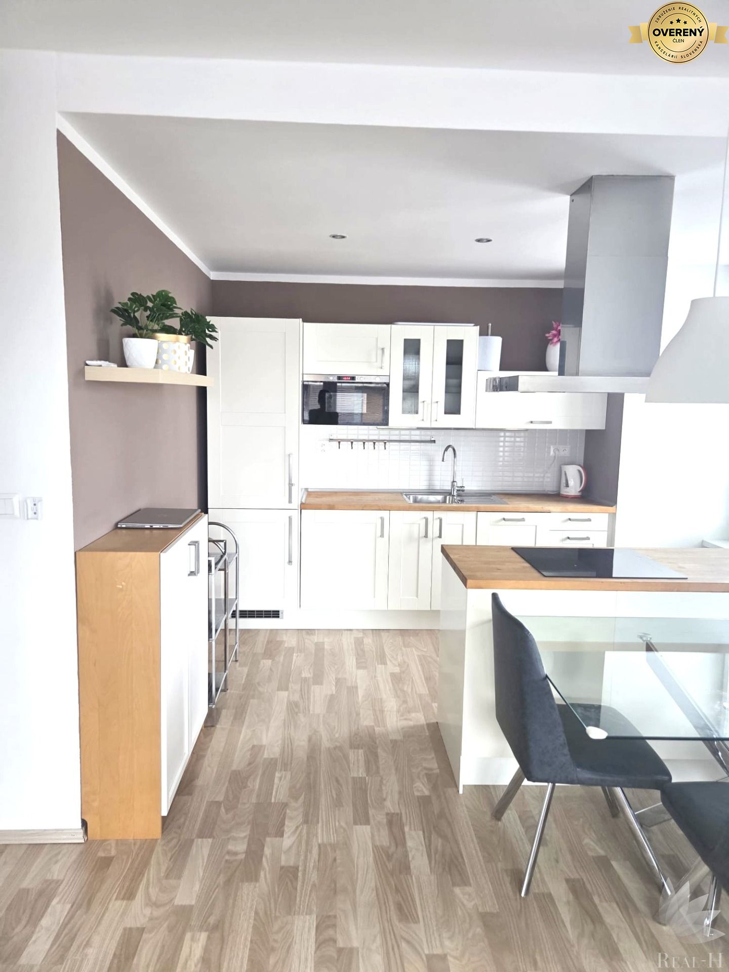 Moderný 2‑izbový byt s veľkým balkónom v projekte Slnečnice – foto 3
