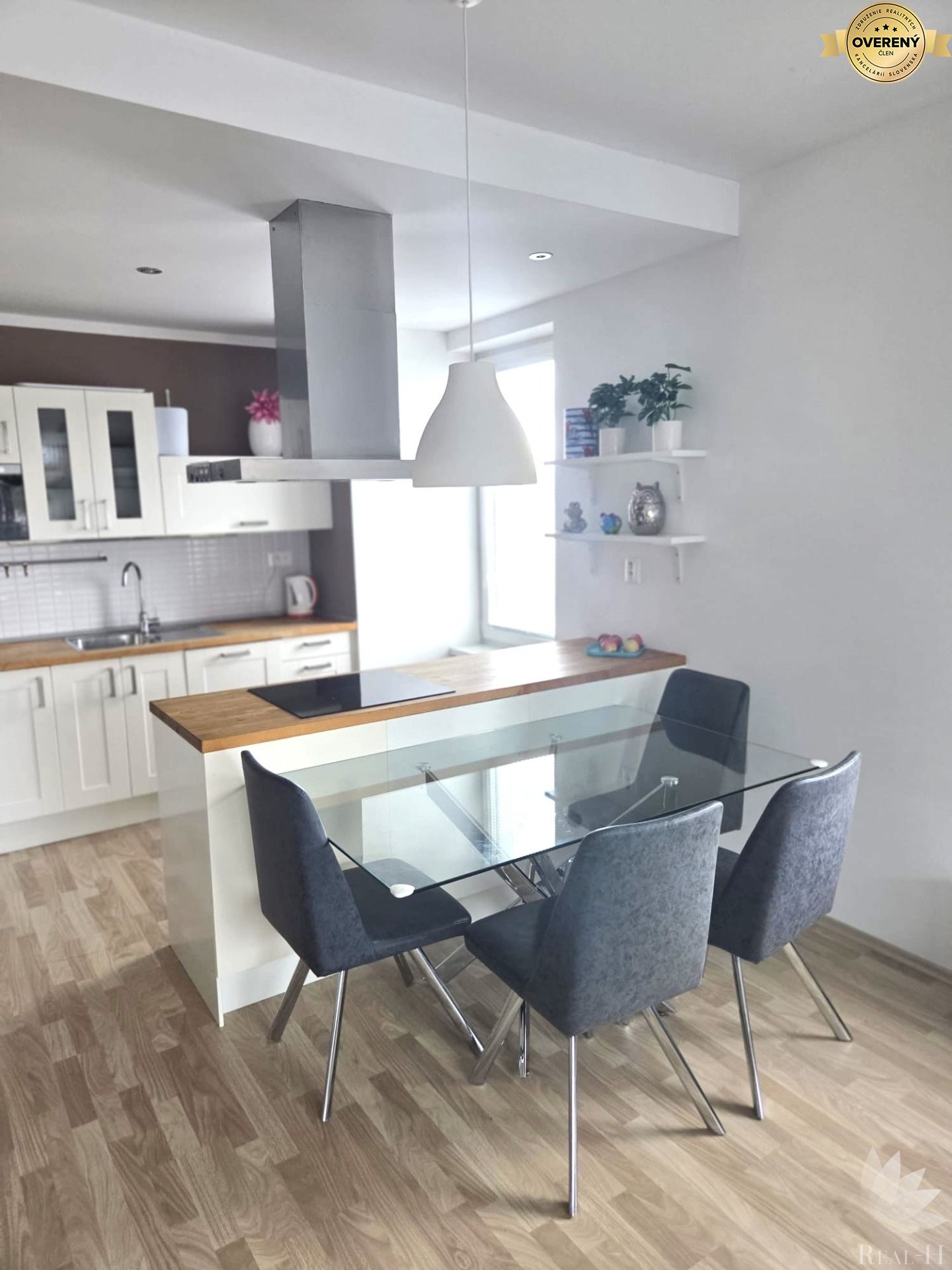Moderný 2‑izbový byt s veľkým balkónom v projekte Slnečnice – foto 4