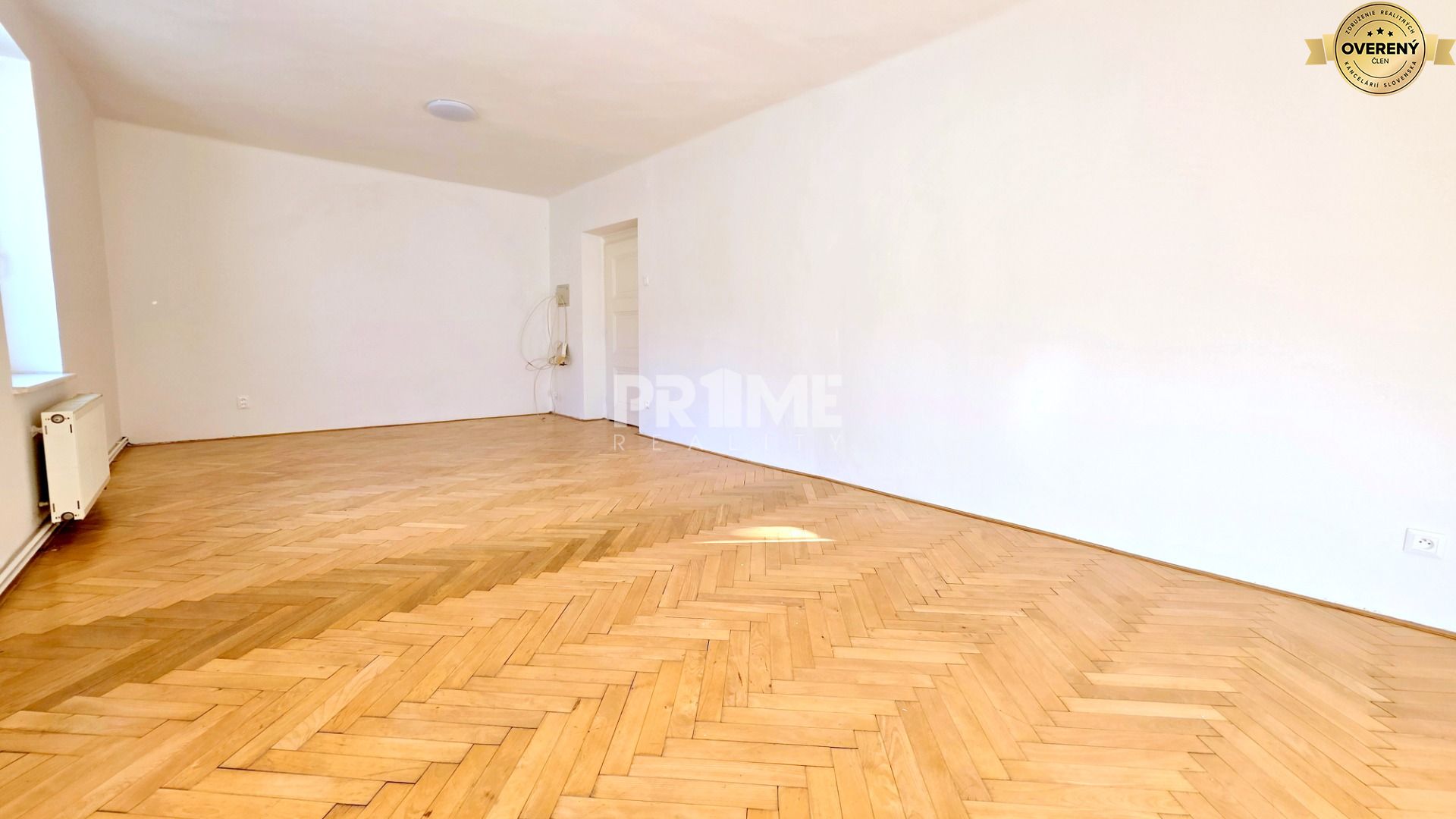 Veľkometrážny staromestký 2i ( 80 m2 ), centrum, loggia, klemensova ul