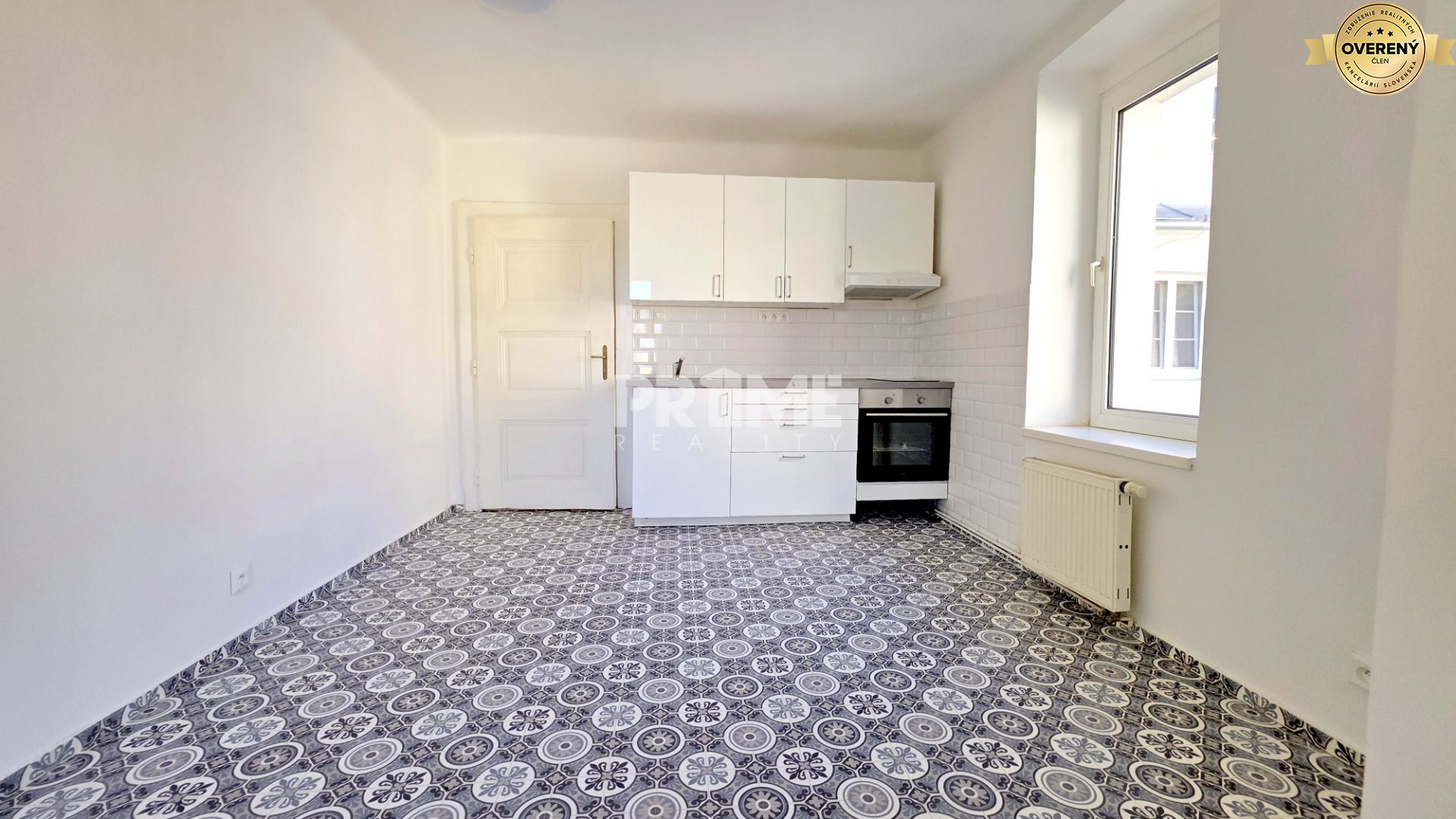 Veľkometrážny staromestký 2i ( 80 m2 ), centrum, loggia, klemensova ul – foto 10