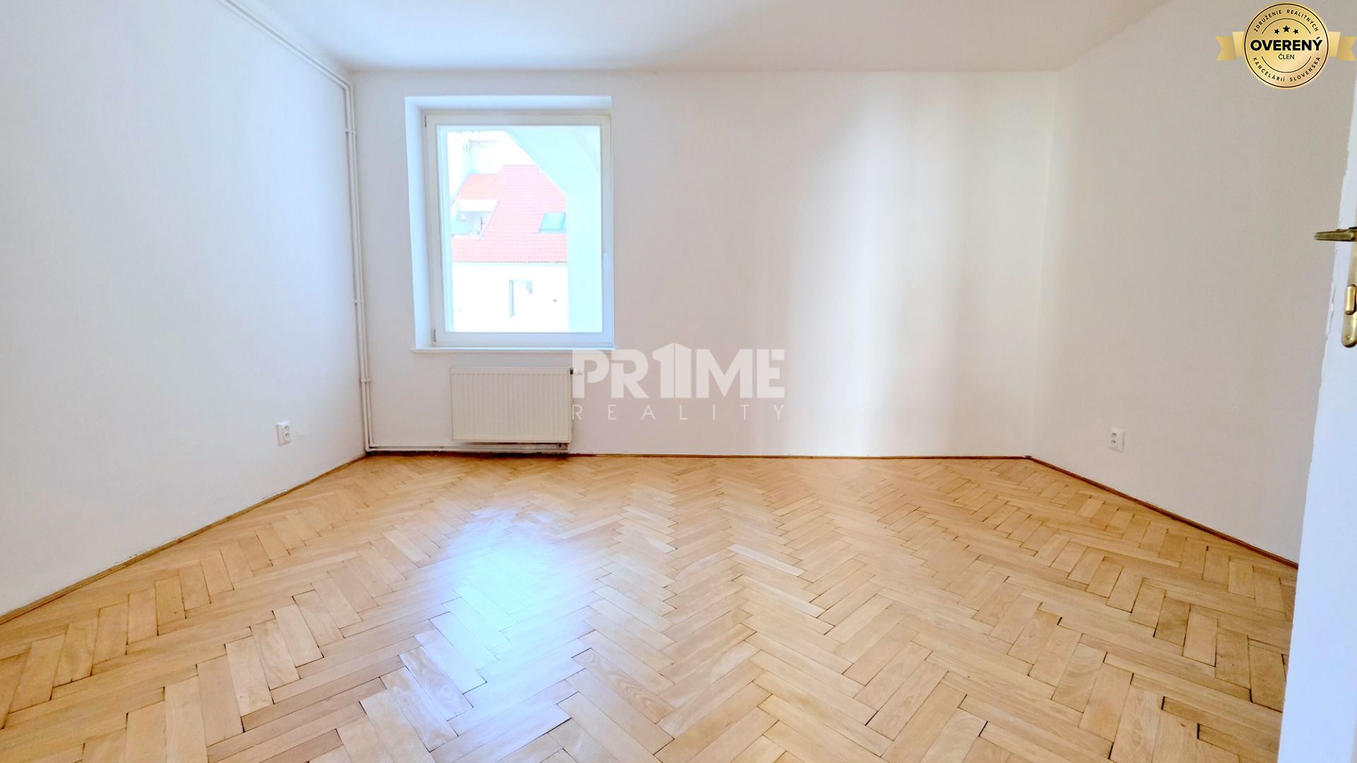 Veľkometrážny staromestký 2i ( 80 m2 ), centrum, loggia, klemensova ul – foto 4