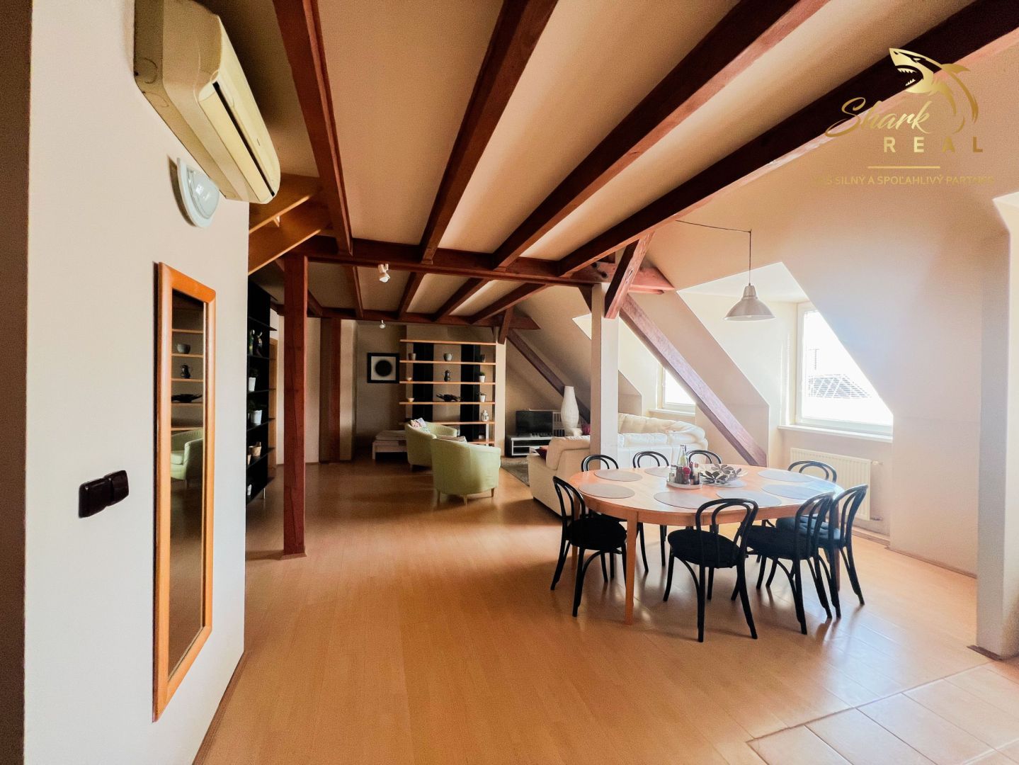 160 m² v podkroví | Absolútne centrum | Grosslingo