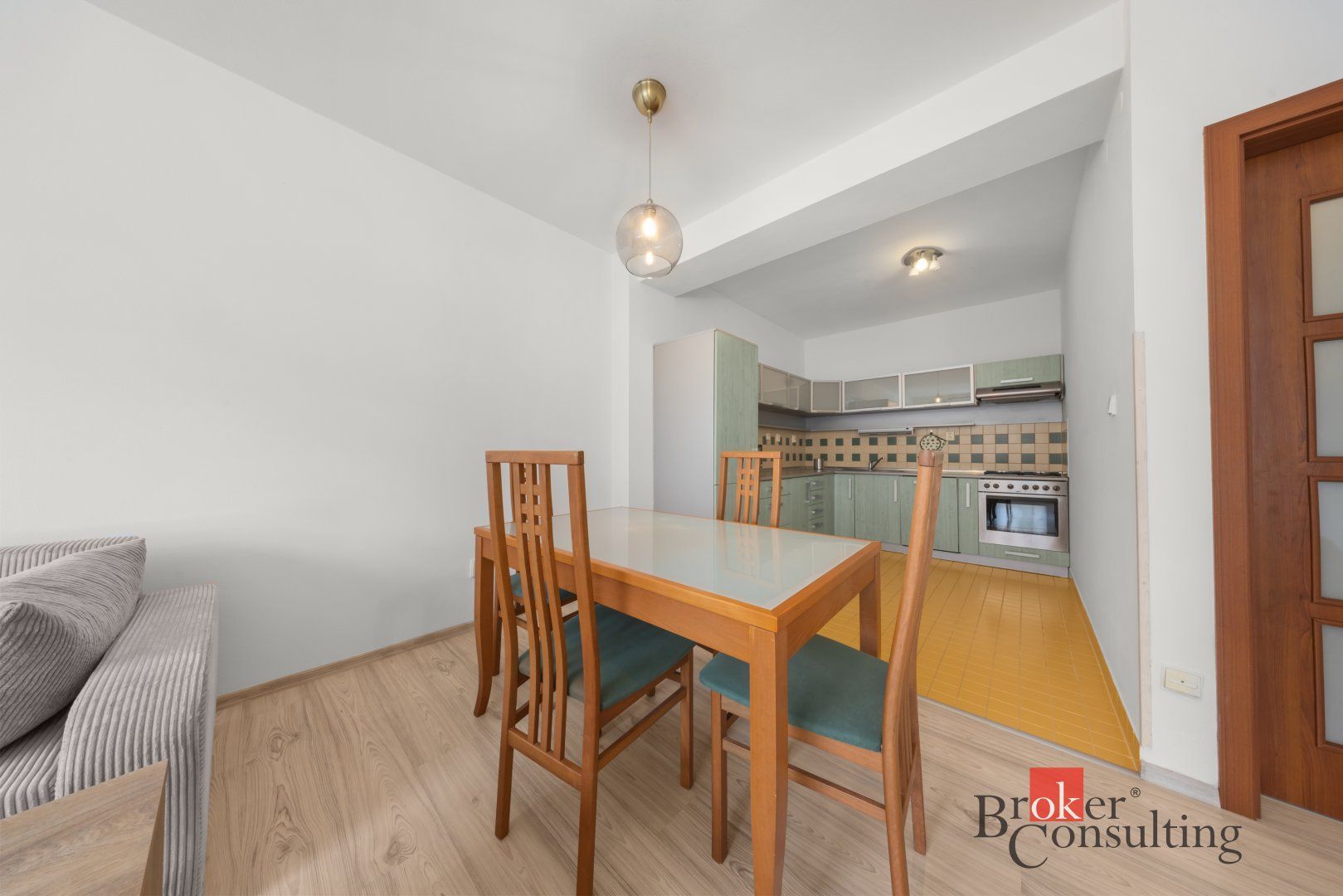 Zariadený 2‑izbový byt (71,41 m²) s parkovacím státím – BA – foto 6