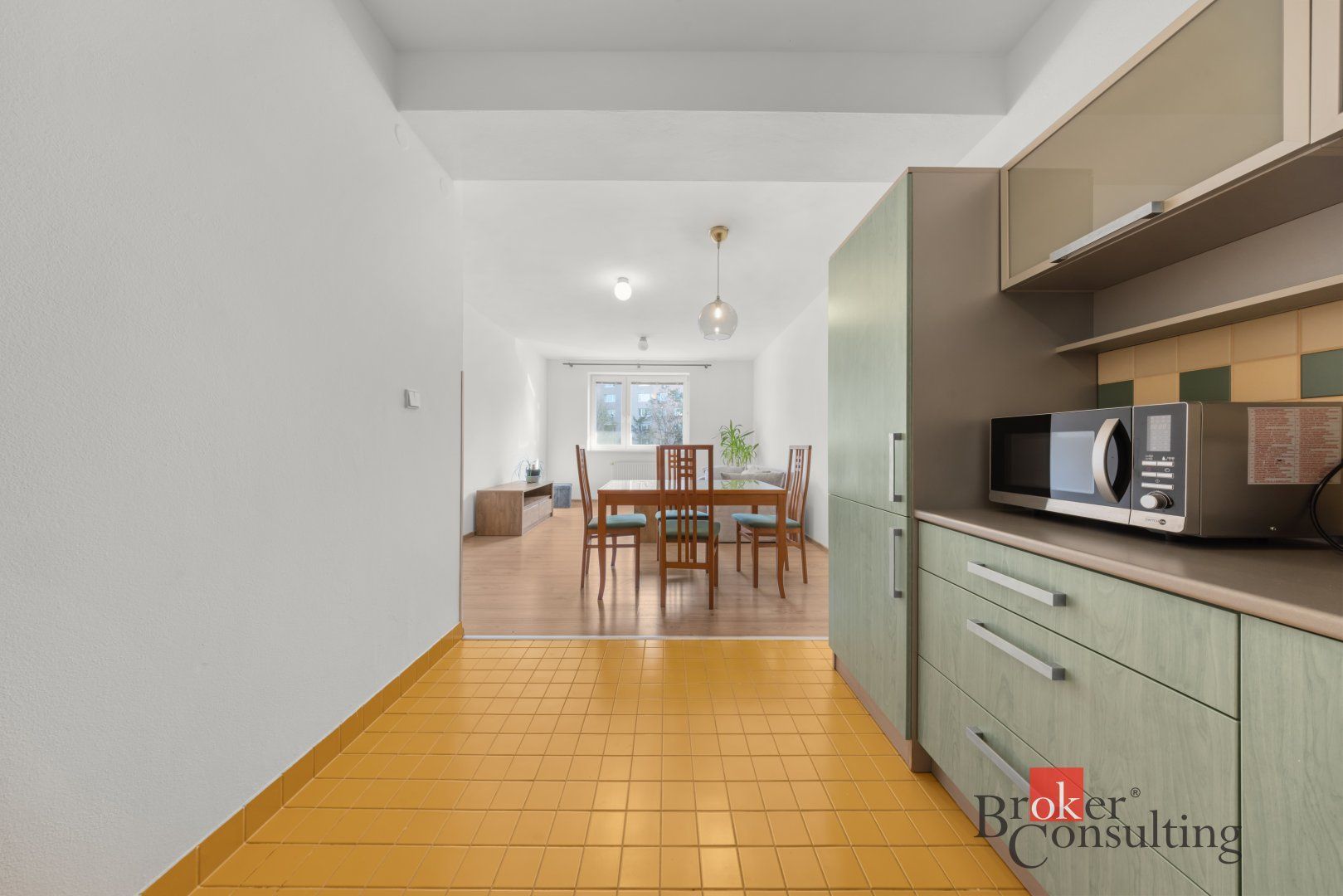 Zariadený 2‑izbový byt (71,41 m²) s parkovacím státím – BA – foto 7