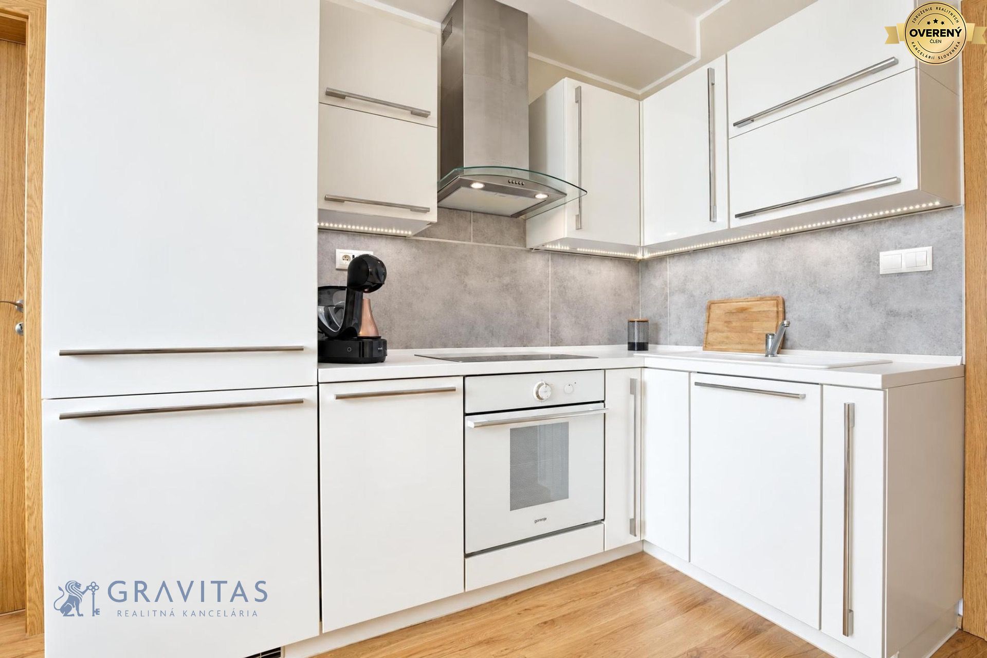 Zariadený 2- izbový byt s loggiou – Kadnárova ulica – foto 8