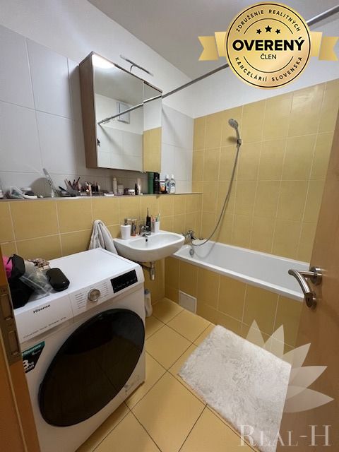 Real -h ponúka na predaj priestranný 2‑izbový byt v troch vežiach – foto 6
