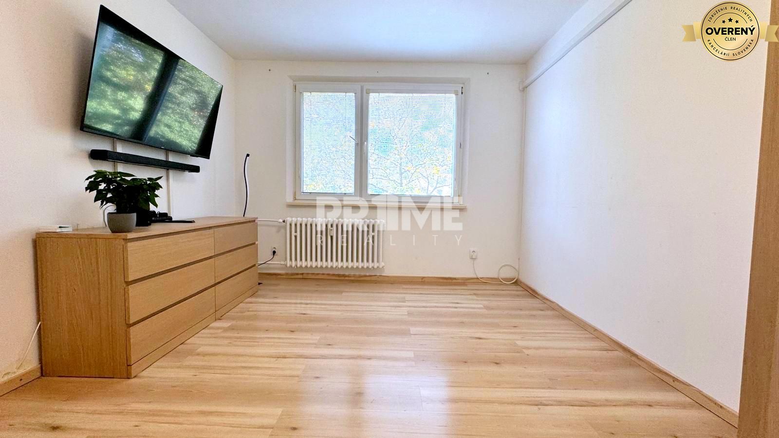 MODERNÝ 1i byt, REKONŠTRUKCIA, KLÍMA, PARKING,Pekníkova ulica,Dúbravka – foto 2
